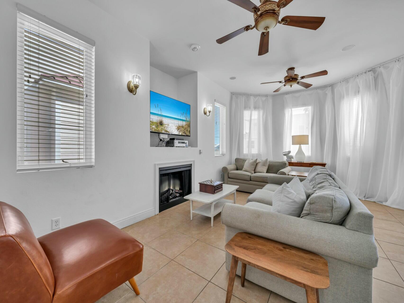 LAGUNA BEACH ESTATES 2ND ADDN - Residential