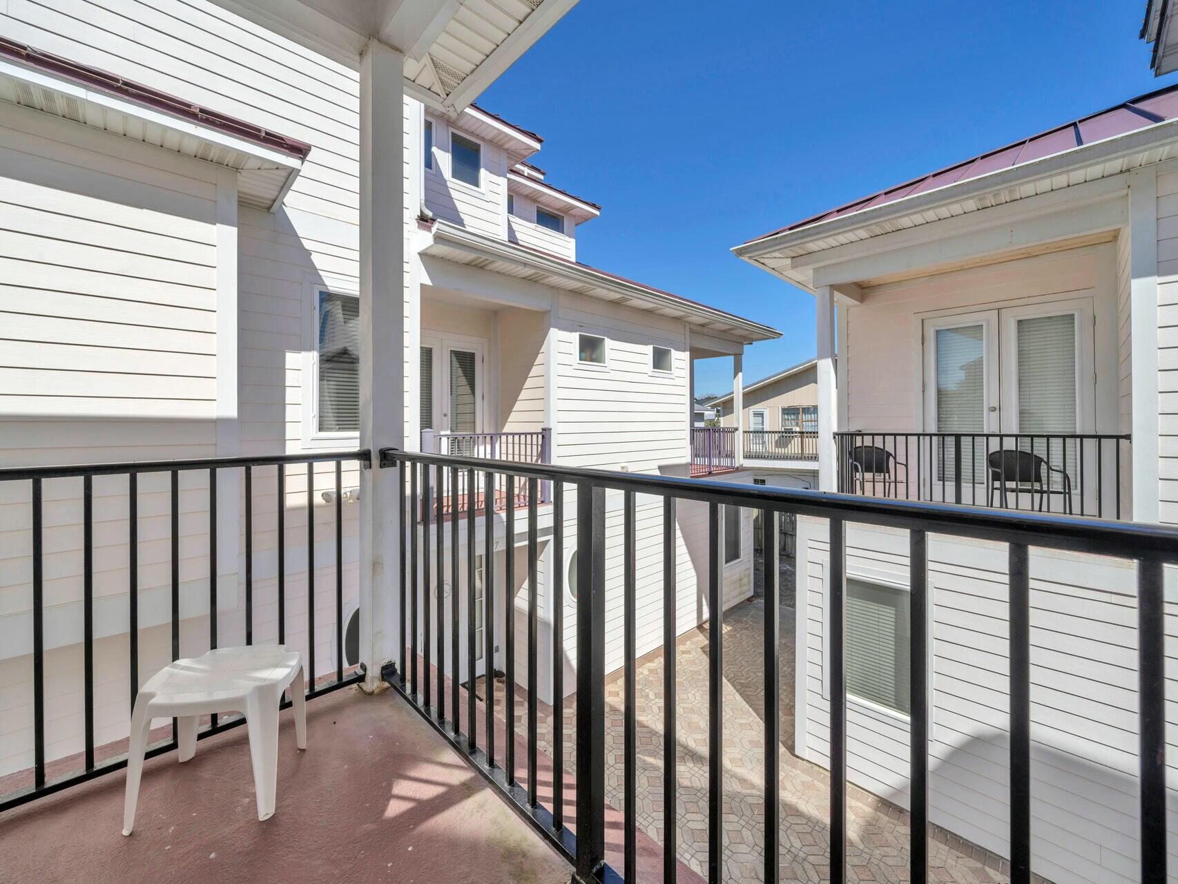 LAGUNA BEACH ESTATES 2ND ADDN - Residential