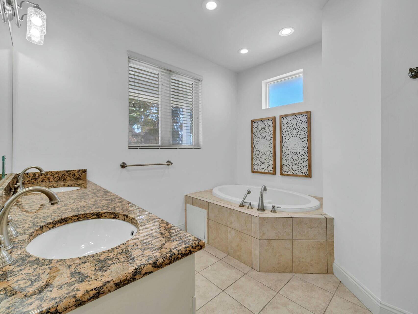 LAGUNA BEACH ESTATES 2ND ADDN - Residential