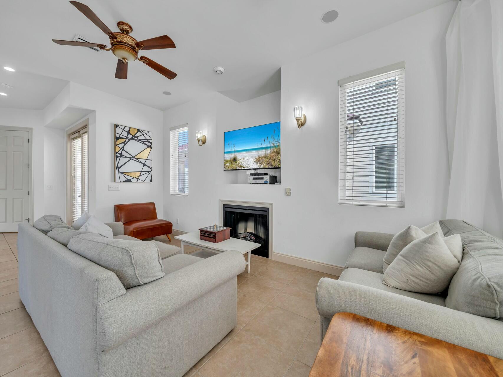 LAGUNA BEACH ESTATES 2ND ADDN - Residential