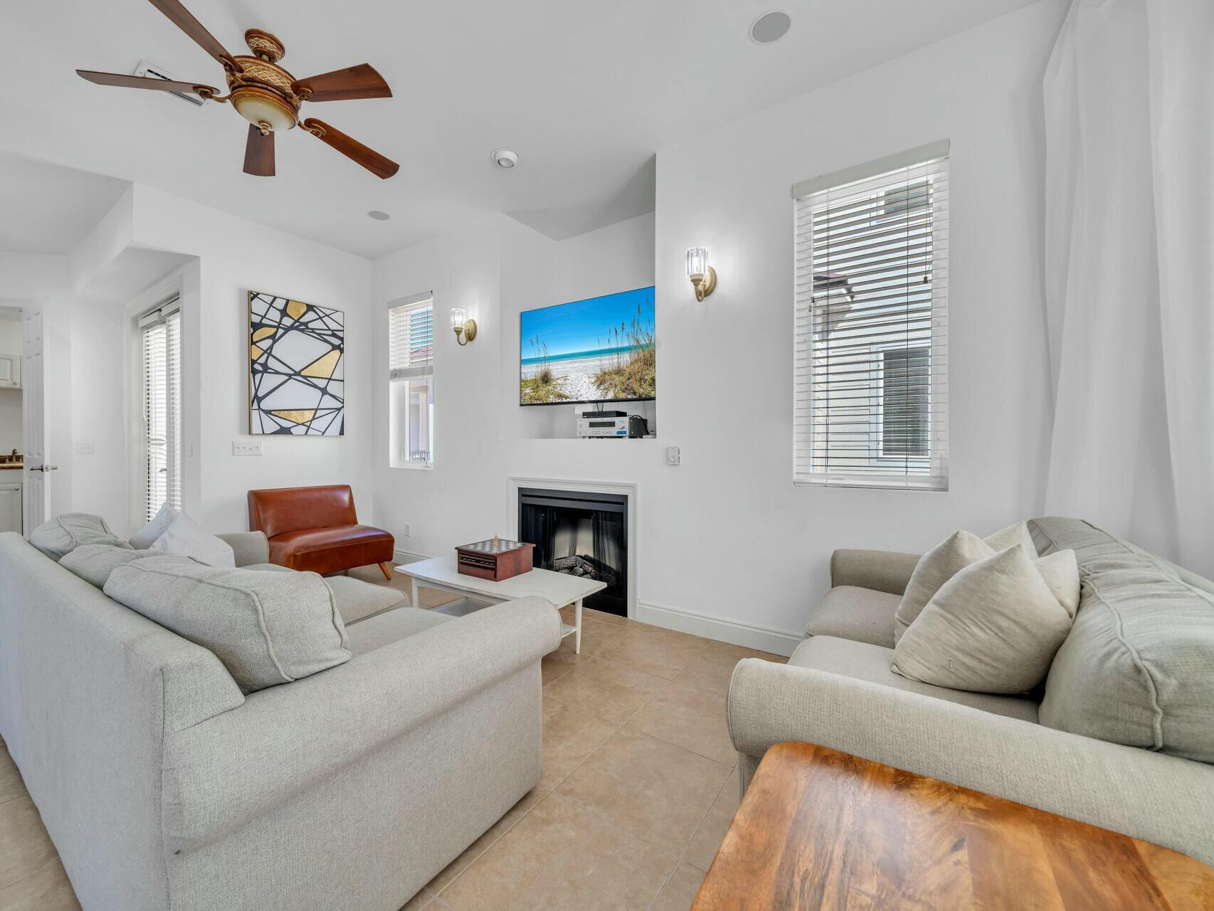 LAGUNA BEACH ESTATES 2ND ADDN - Residential