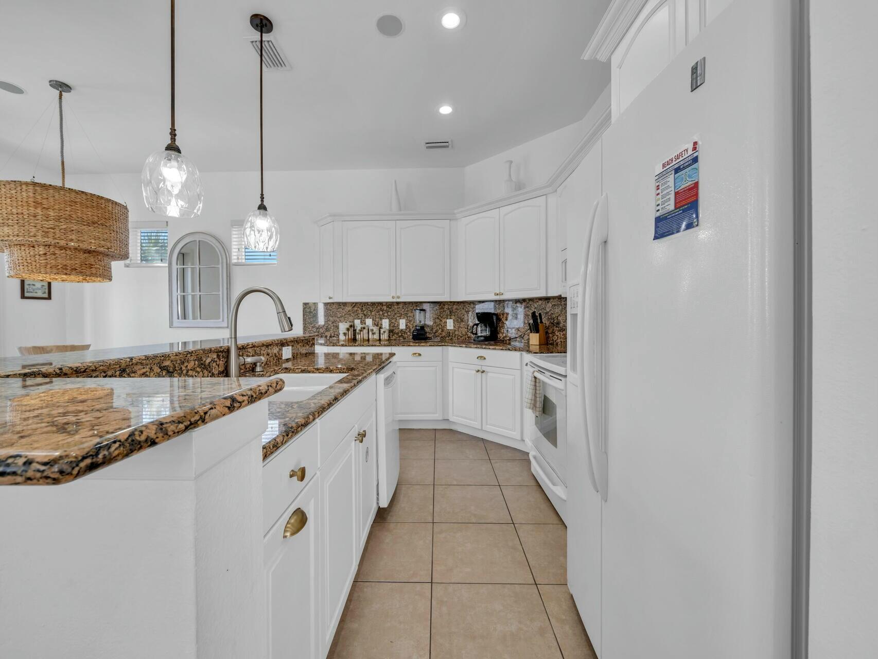 LAGUNA BEACH ESTATES 2ND ADDN - Residential