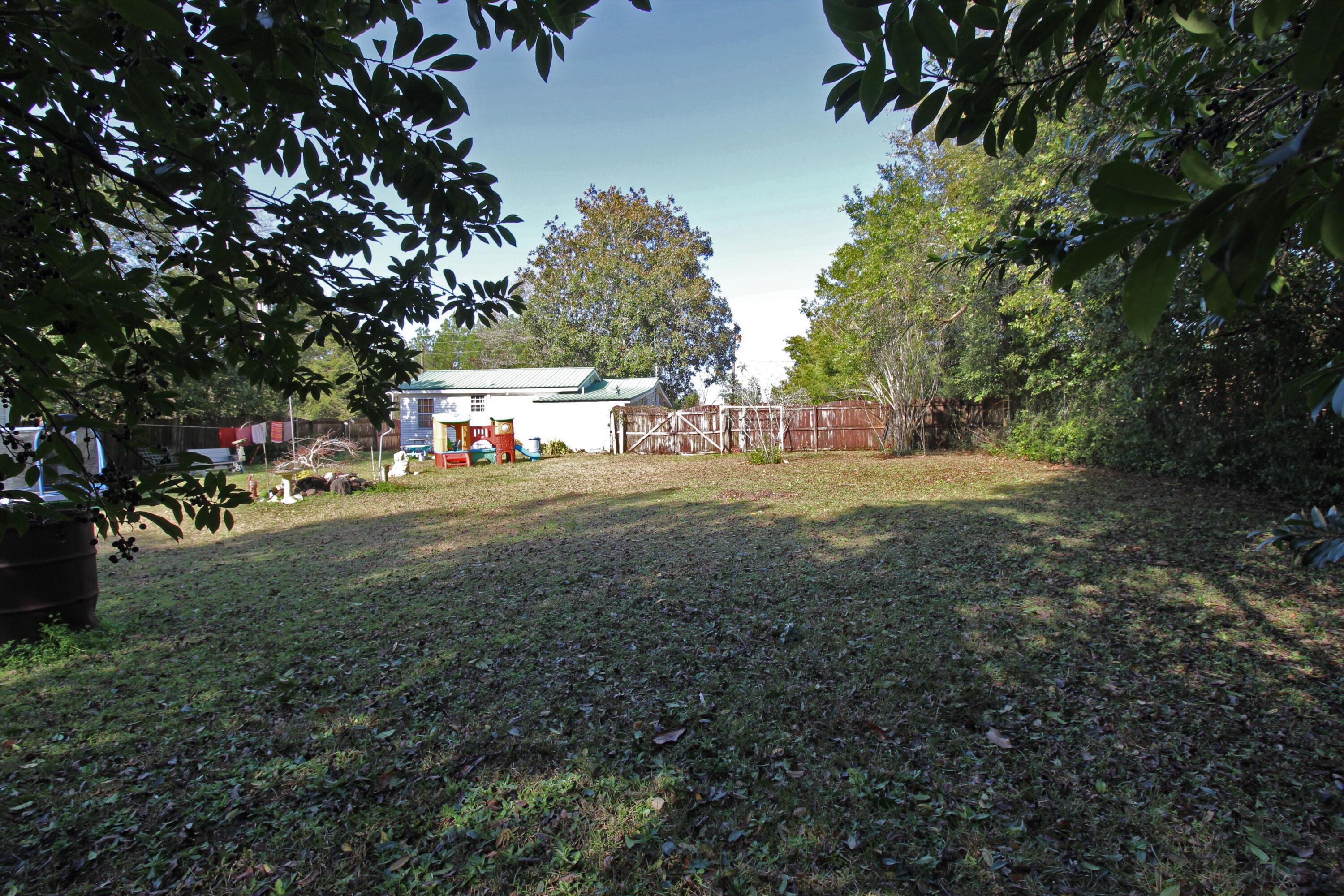 METES & BOUNDS, See Warranty Deed - Residential