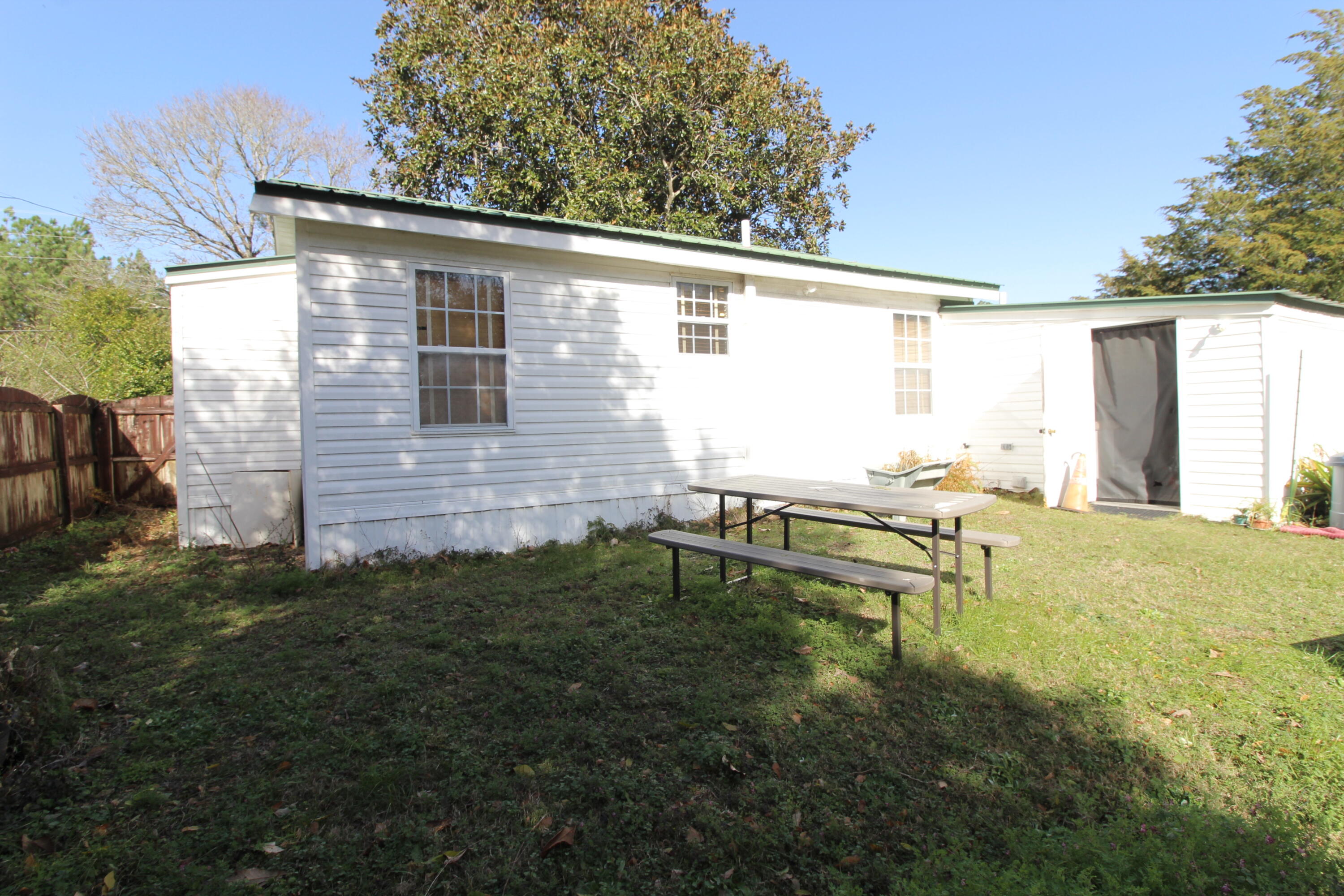 METES & BOUNDS, See Warranty Deed - Residential