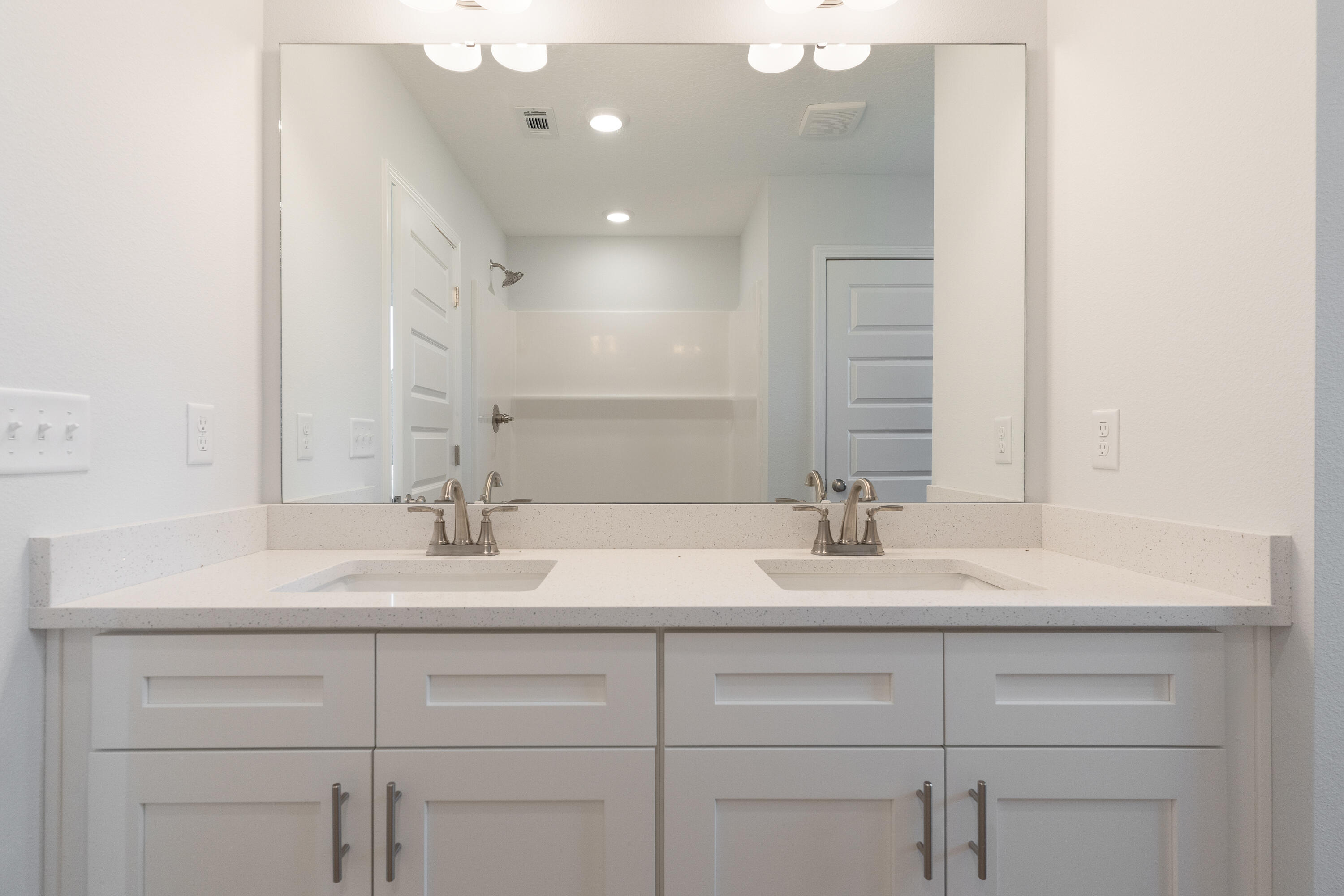 SOUTHERN DAY CHATEAU - Residential