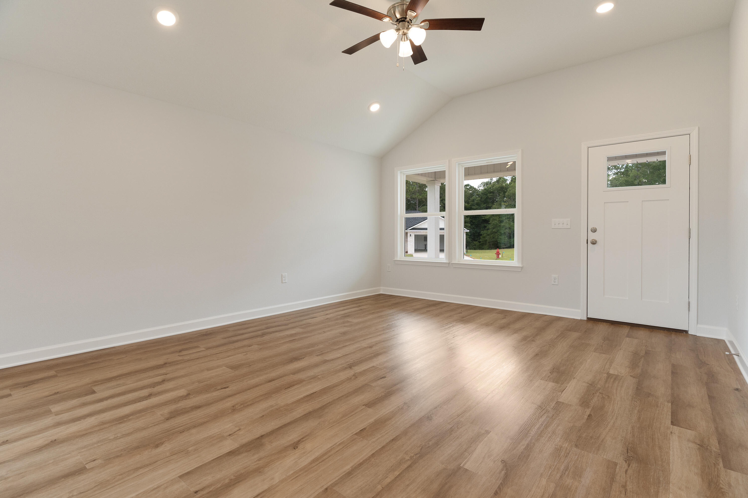 SOUTHERN DAY CHATEAU - Residential