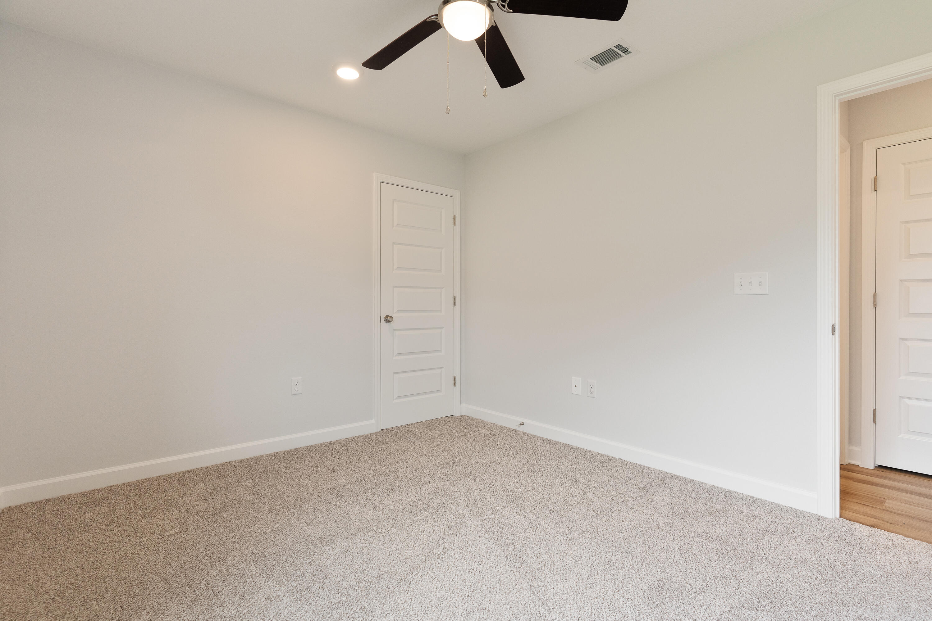 SOUTHERN DAY CHATEAU - Residential