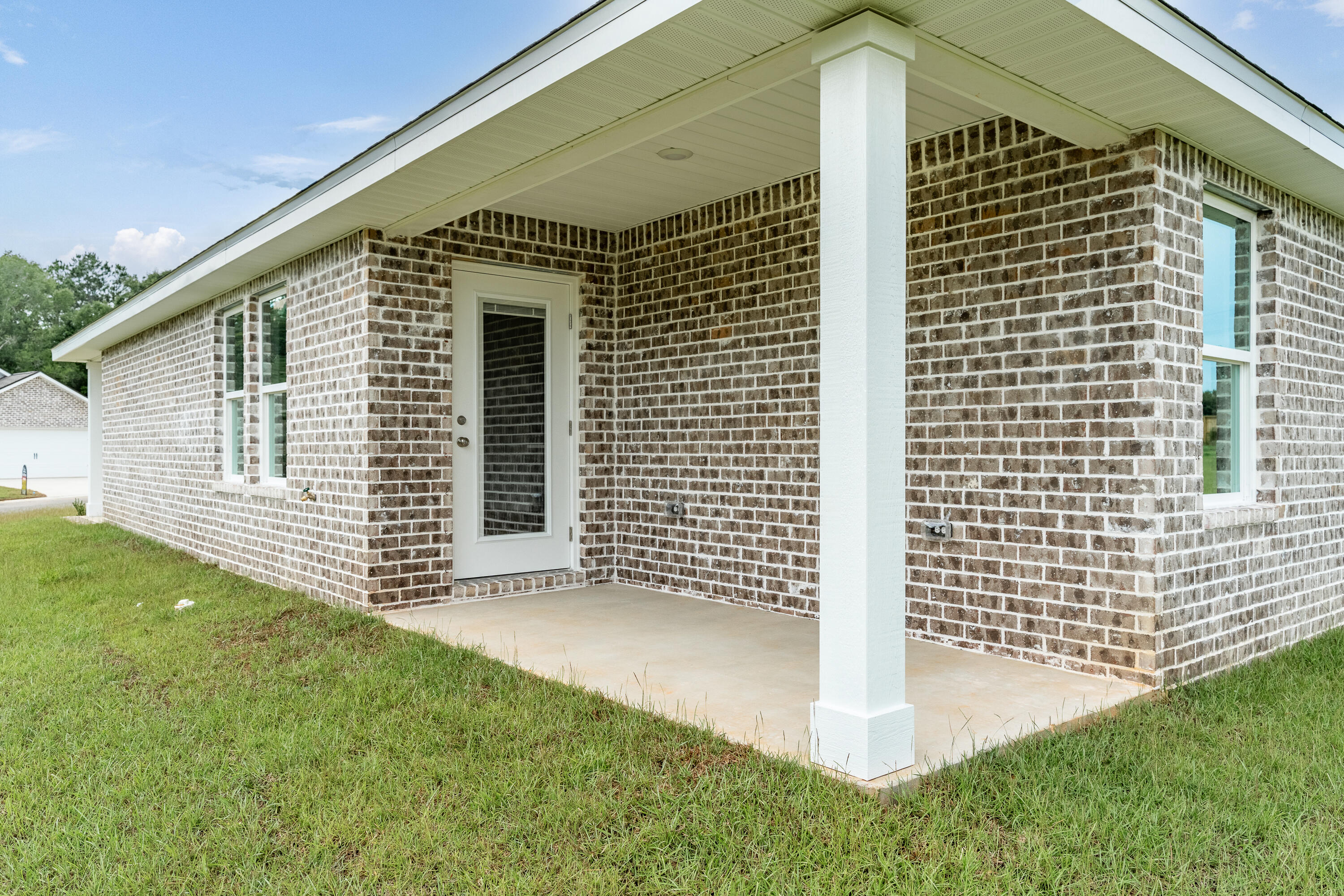 SOUTHERN DAY CHATEAU - Residential