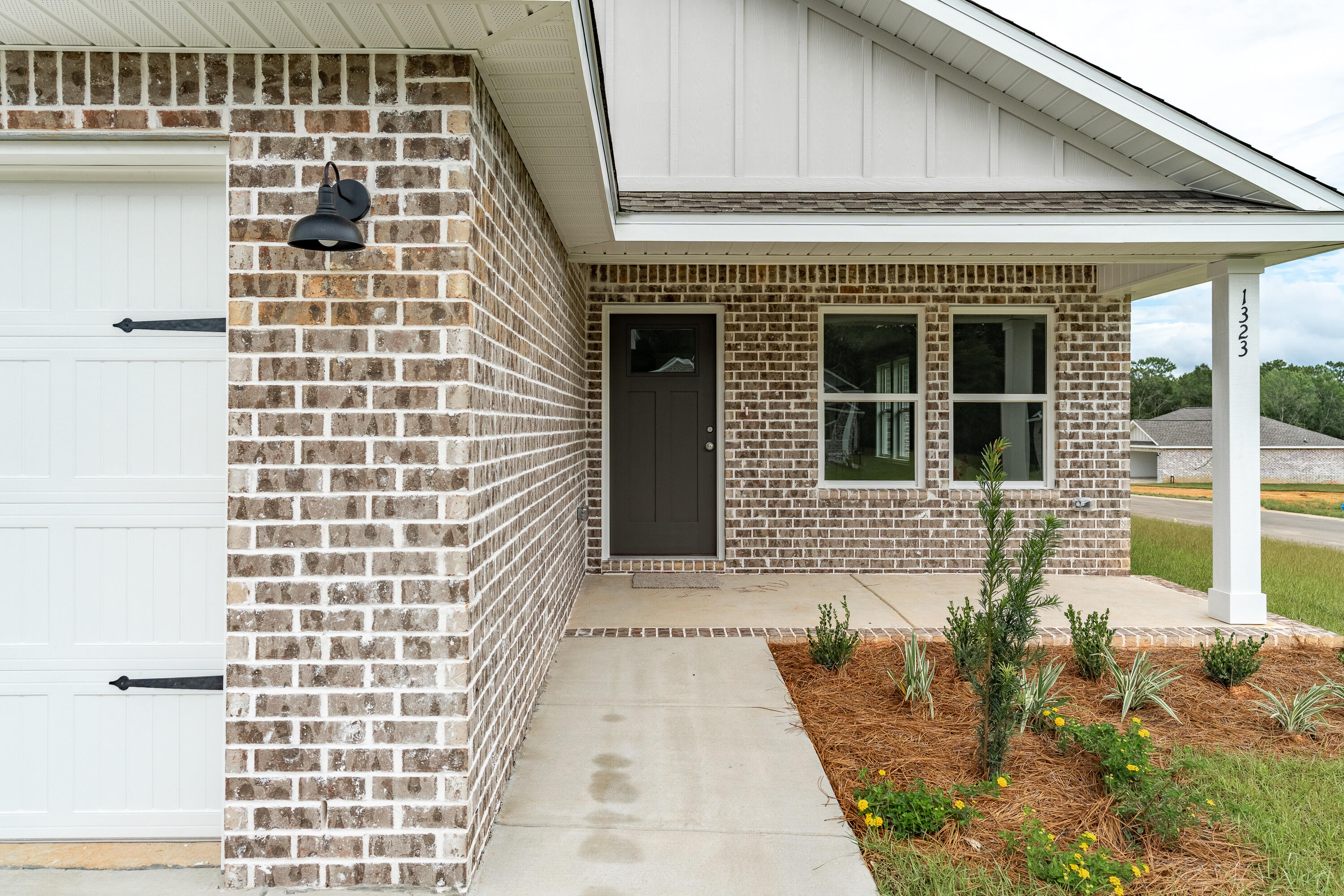 SOUTHERN DAY CHATEAU - Residential
