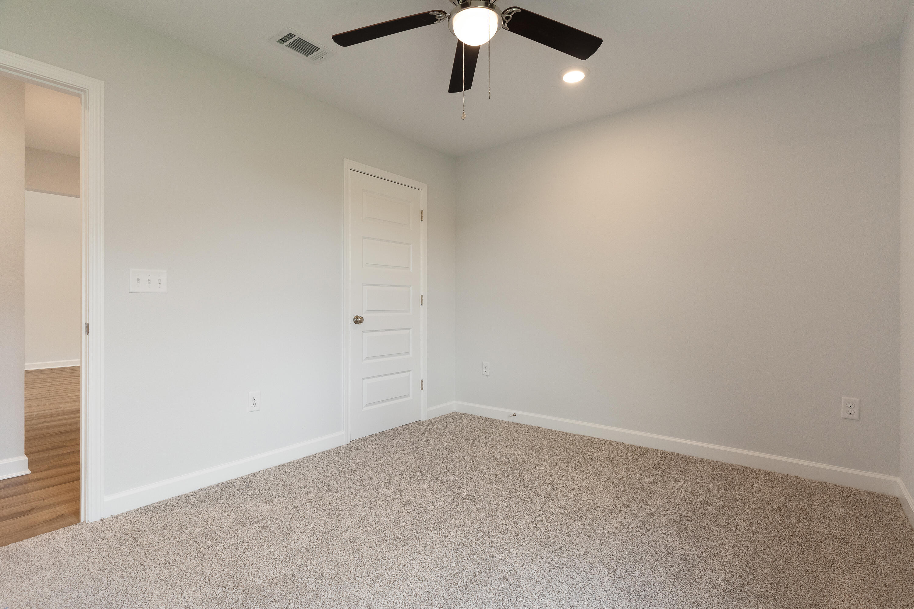 SOUTHERN DAY CHATEAU - Residential