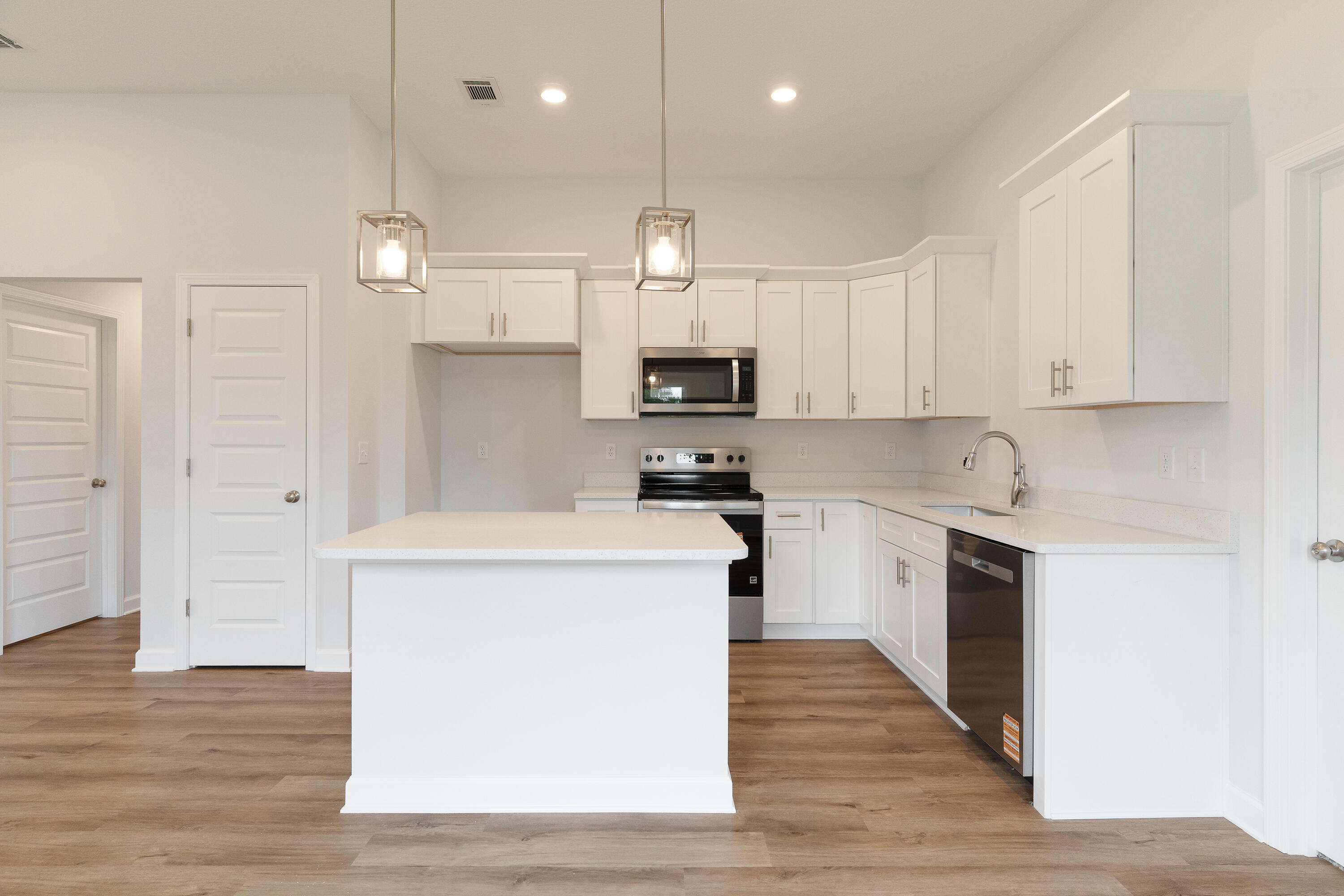 SOUTHERN DAY CHATEAU - Residential