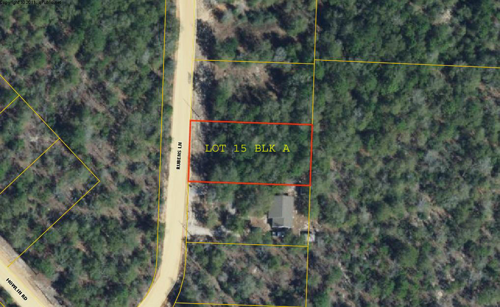 Nice level wooded lot in the Oakwood Lake Estates area of DeFuniak Springs. Located on a paved road less than 5 miles from the historic downtown and less than an hour to the beaches and shopping of South Walton.