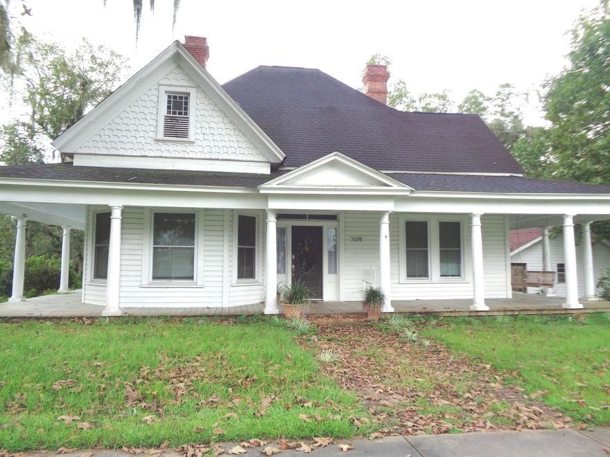 LOOKING FOR A MOVE IN READY VICTORIAN HOME? THIS HOME IS BEAUTIFULLY RESTORED AND UPDATED WITH NO DETAIL OVERLOOKED. HOME RENOVATIONS INCLUDE NEW ROOF, NEW WINDOWS, NEW ELECTRICAL AND PLUMBING, NEW LIGHT FIXTURES, ADDED INSULATION, NEW APPLIANCES AS WELL AS SOLID WOOD CABINETS AND GRANITE COUNTER TOPS. THE HOME OFFERS 3 BEDROOMS ALL WITH REFINISHED HARD WOOD FLOORS, A LARGE BATH THAT OFFERS A LARGE SPA JETTED TUB, WALK IN TILE SHOWER ALONG WITH HIS AND HER VANITY AND A GREAT KITCHEN AND FAMILY ROOM. HOME OFFERS A VIEW TO LAKE JACKSON AND IS JUST WALKING DISTANCE TO THE LAKE! MOVE IN TODAY!