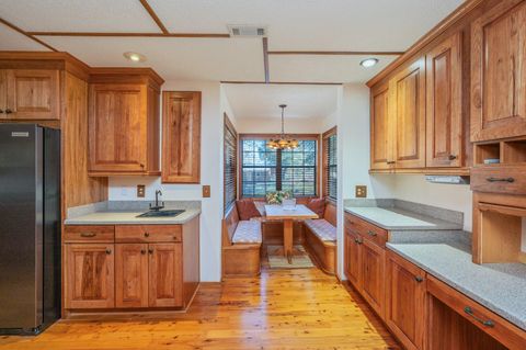 A home in DeFuniak Springs