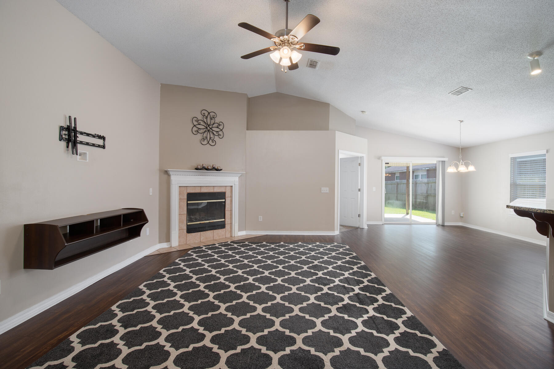 HIDDEN SHORES - Residential