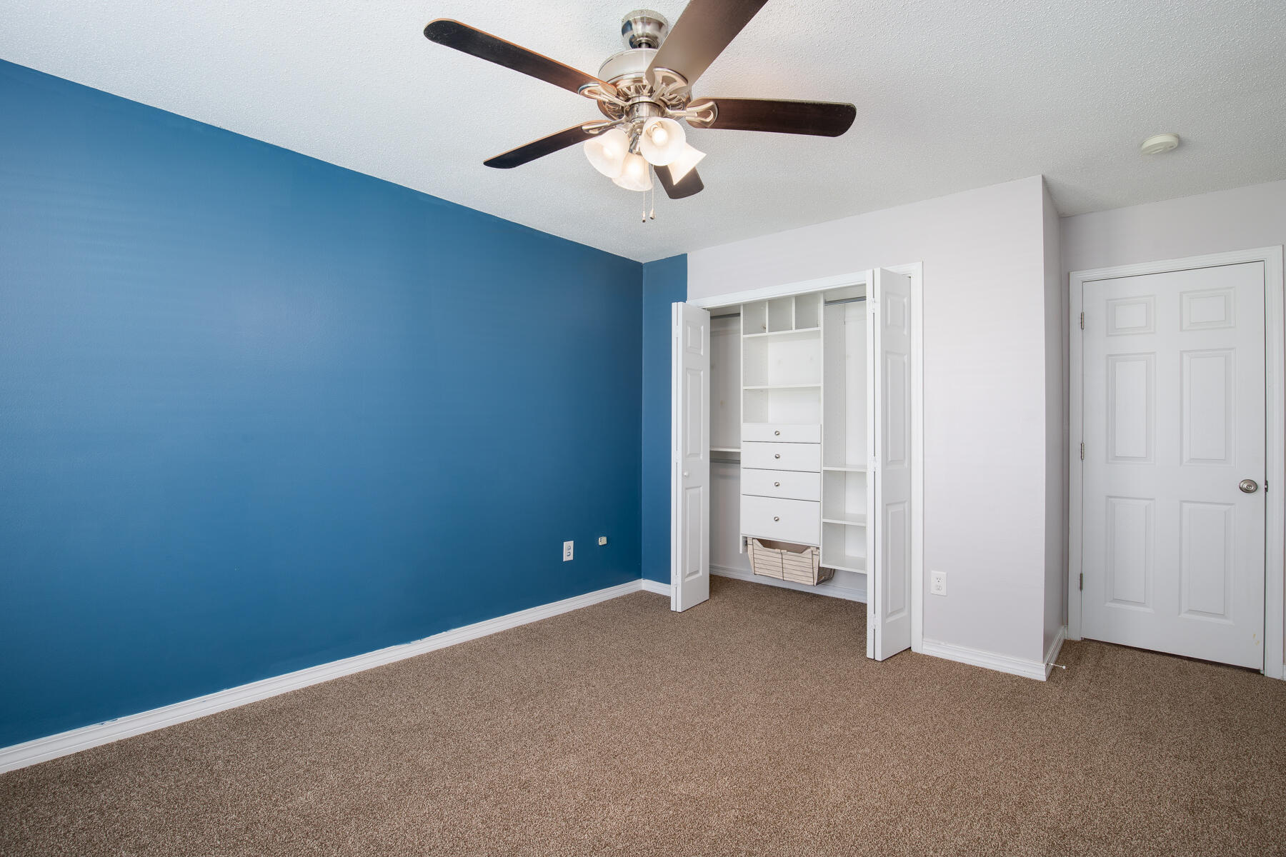 HIDDEN SHORES - Residential