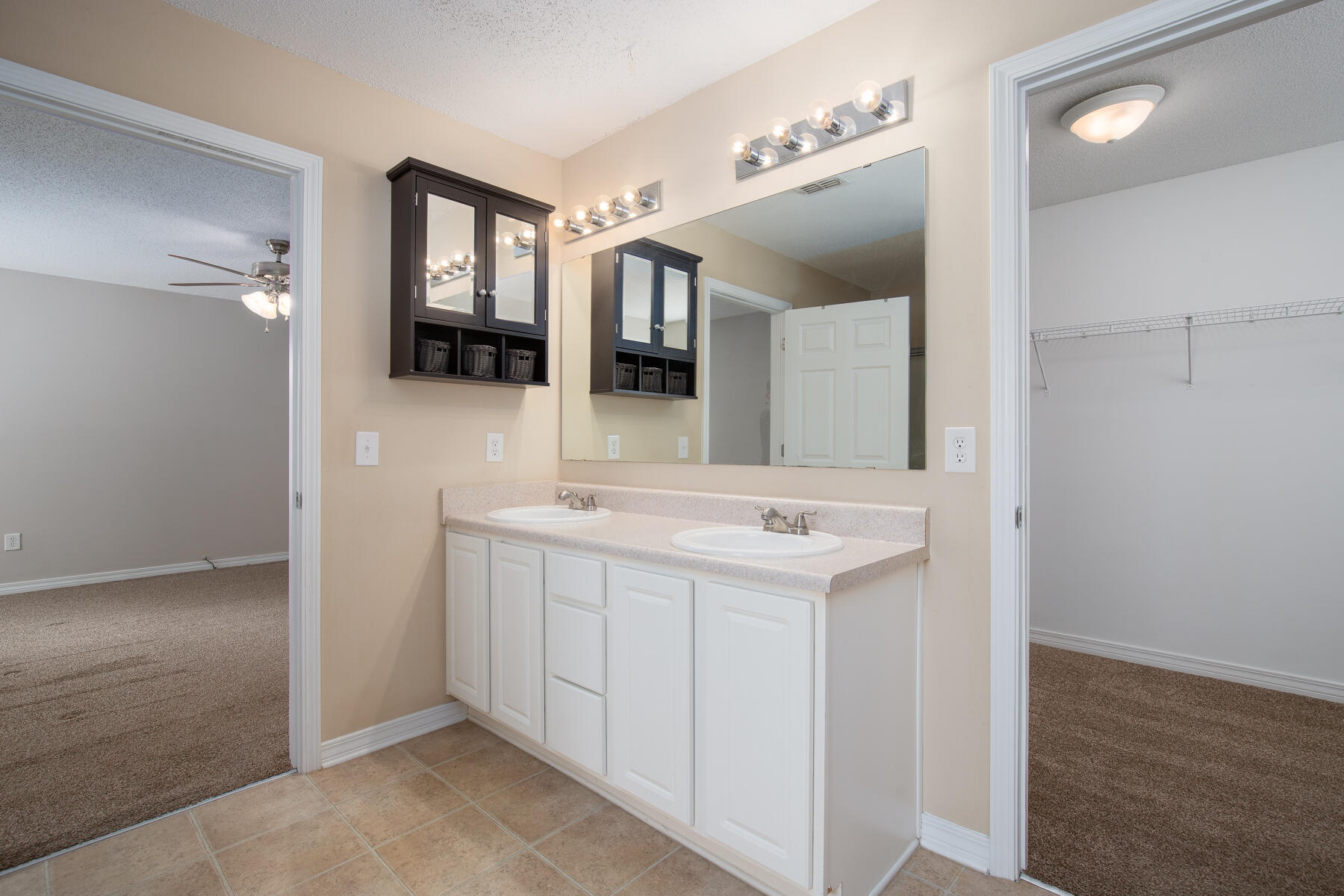 HIDDEN SHORES - Residential