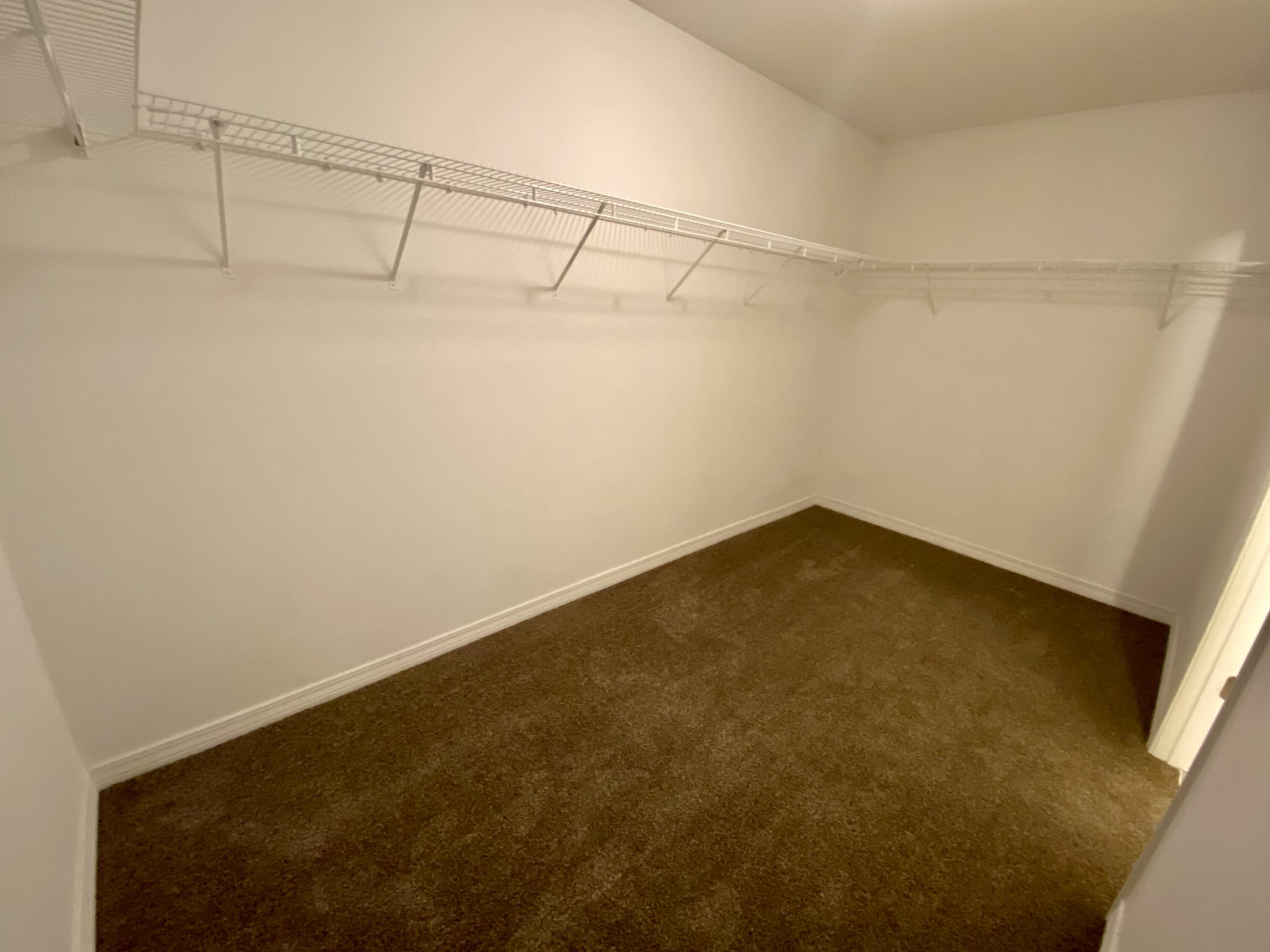 HIDDEN SHORES - Residential