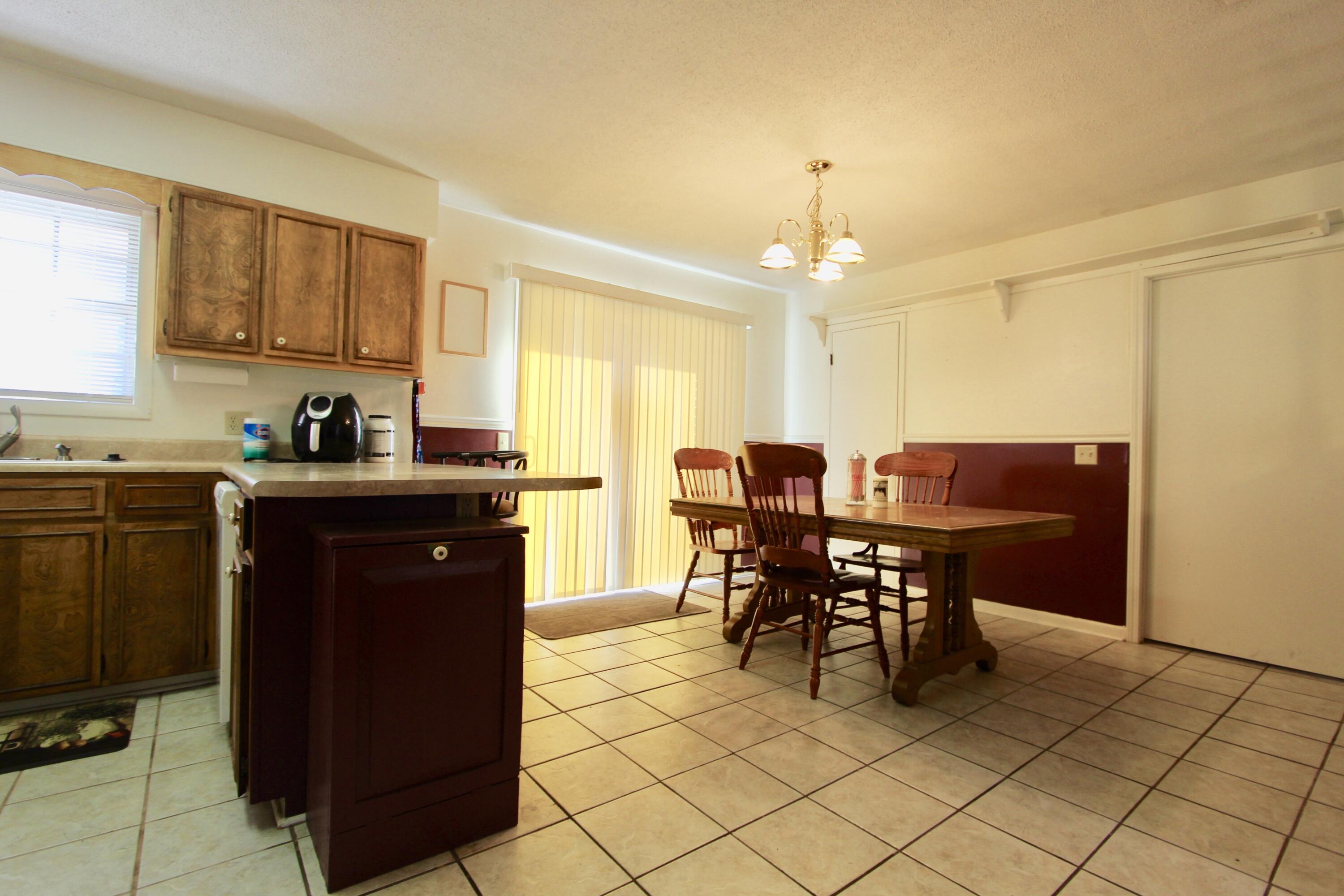 CV ADAM POWELL EAST - Residential