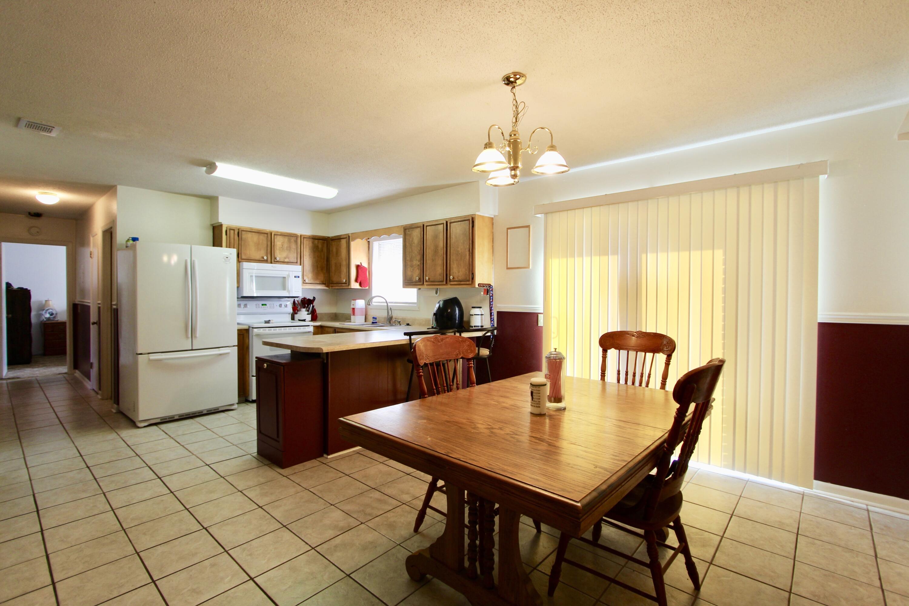 CV ADAM POWELL EAST - Residential