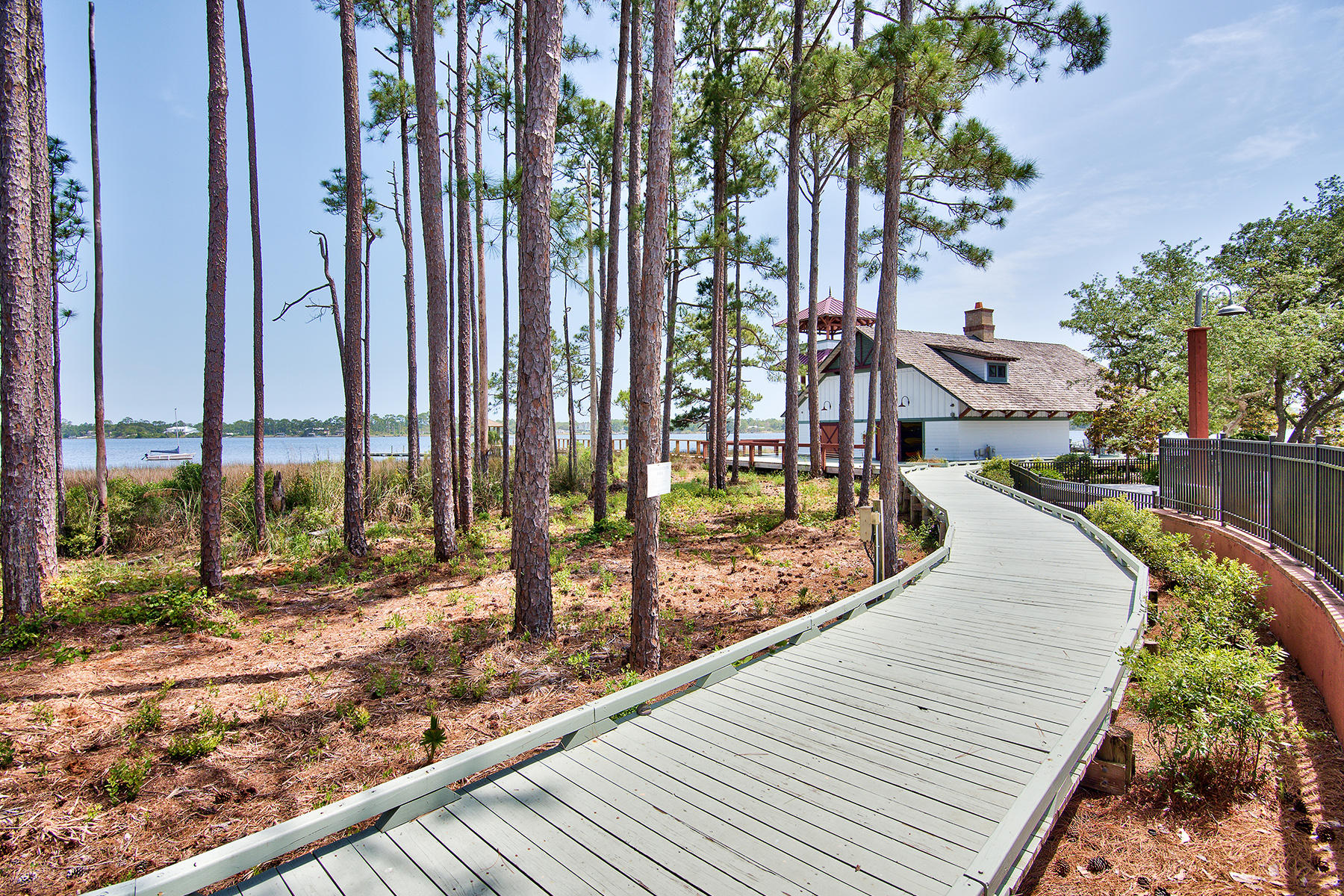 WILD HERON - CLUBSIDE II - Residential