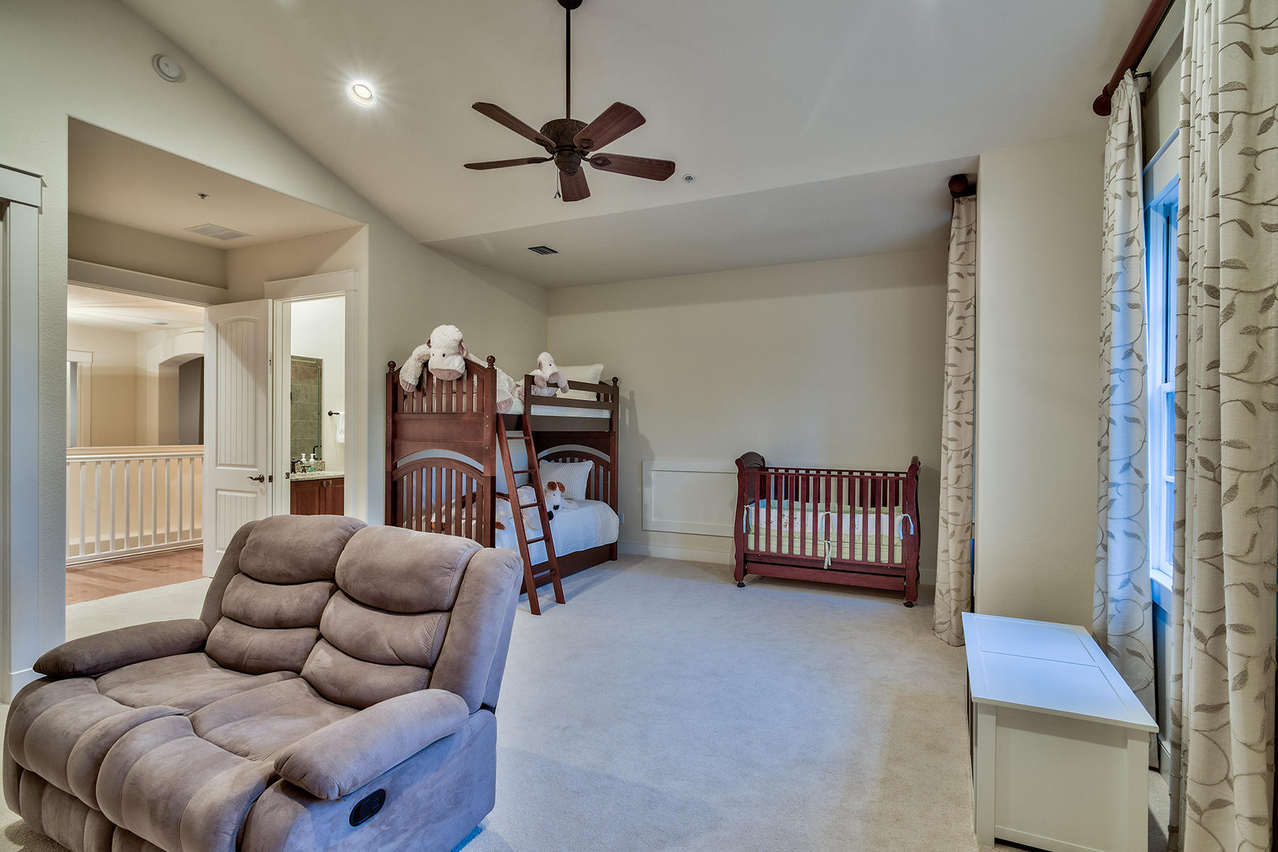 WILD HERON - CLUBSIDE II - Residential