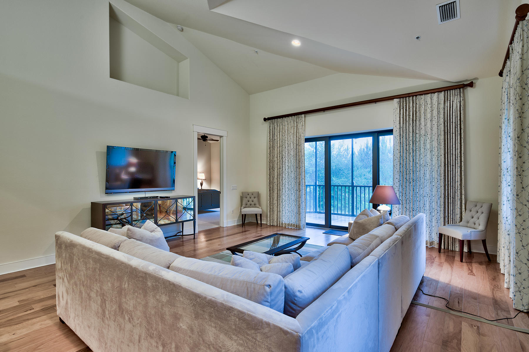 WILD HERON - CLUBSIDE II - Residential