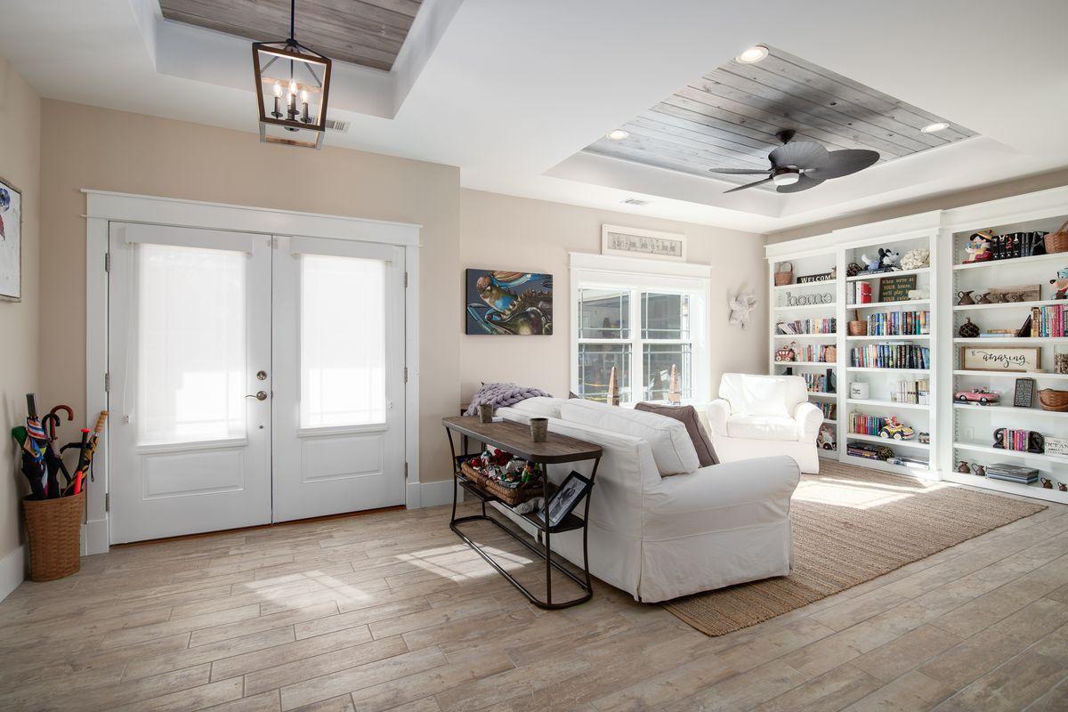 TOWN OF SANTA ROSA - Residential