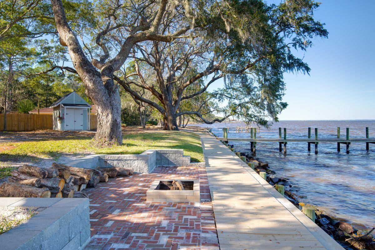 TOWN OF SANTA ROSA - Residential