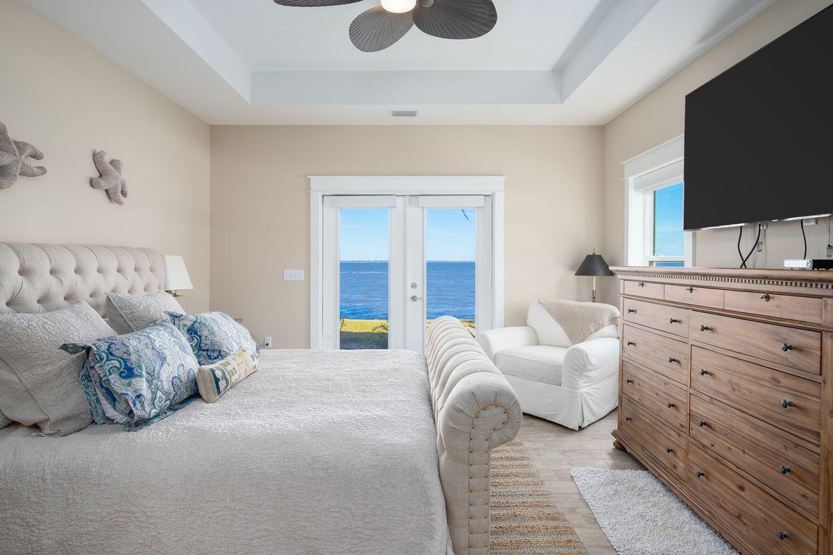 TOWN OF SANTA ROSA - Residential