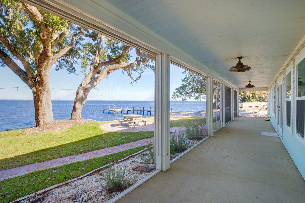 TOWN OF SANTA ROSA - Residential