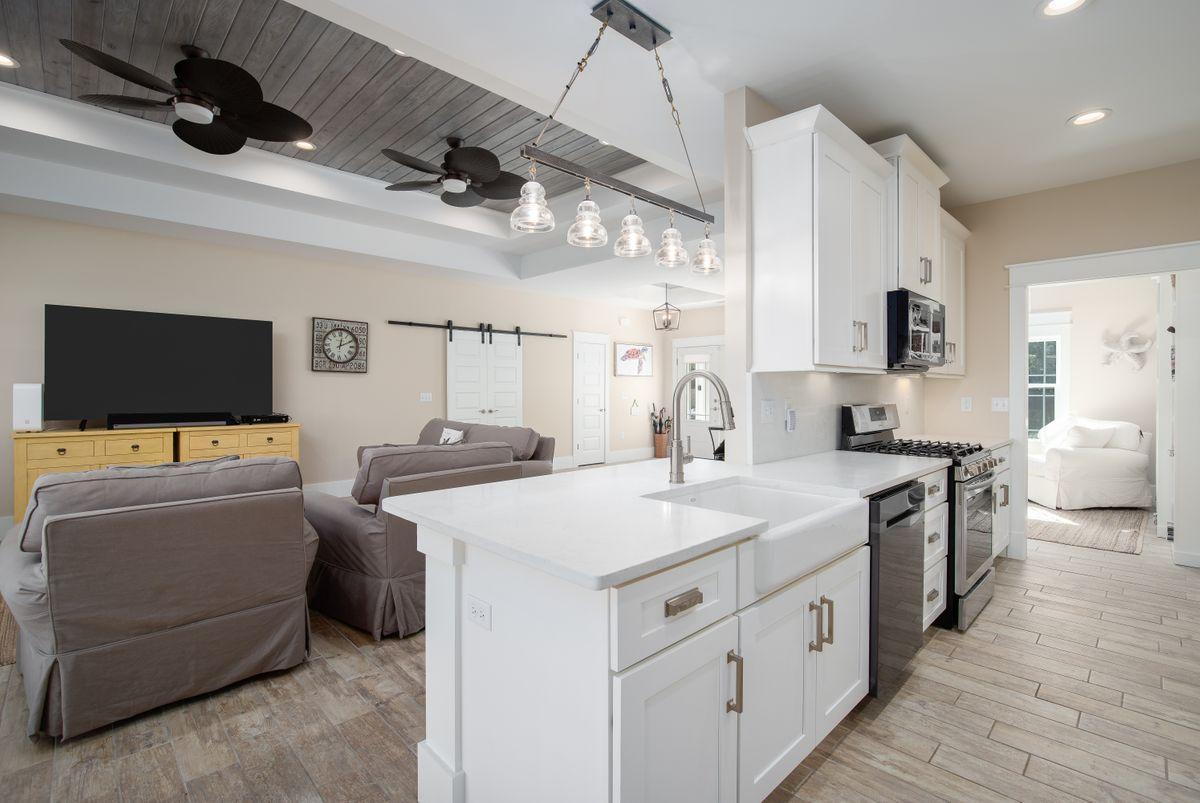 TOWN OF SANTA ROSA - Residential