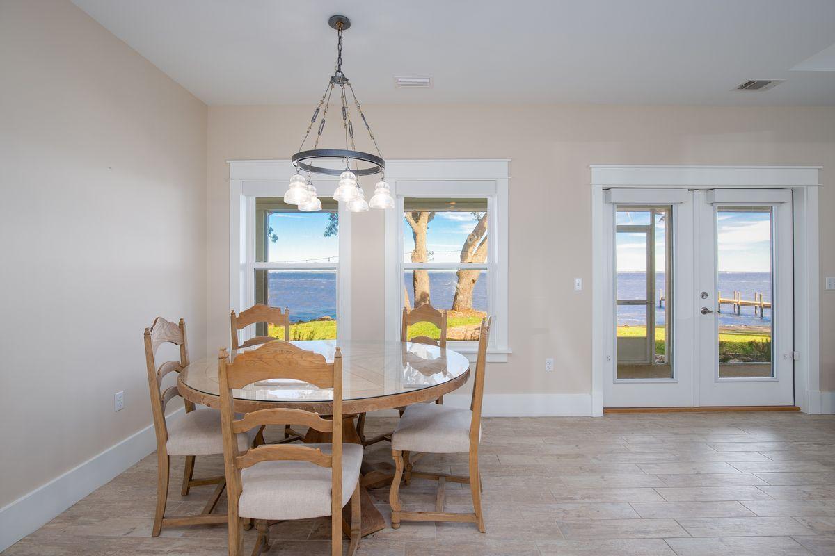 TOWN OF SANTA ROSA - Residential