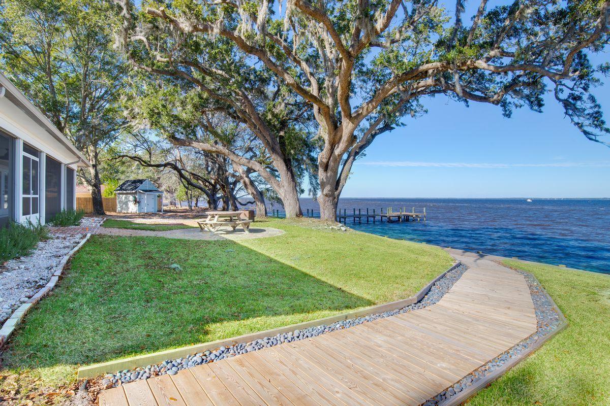 TOWN OF SANTA ROSA - Residential