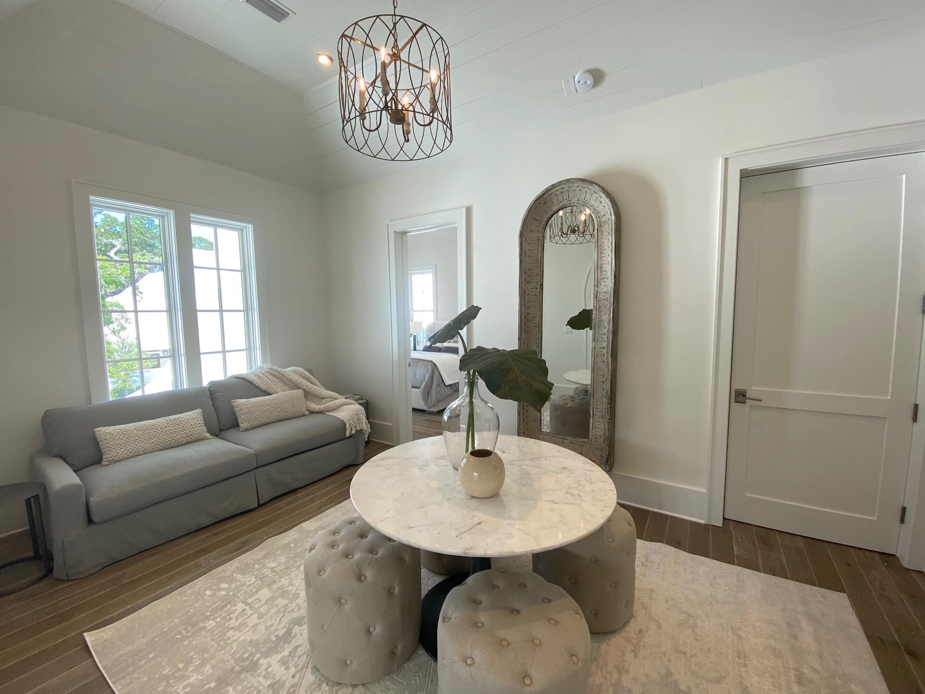 CHURCHILL OAKS - Residential
