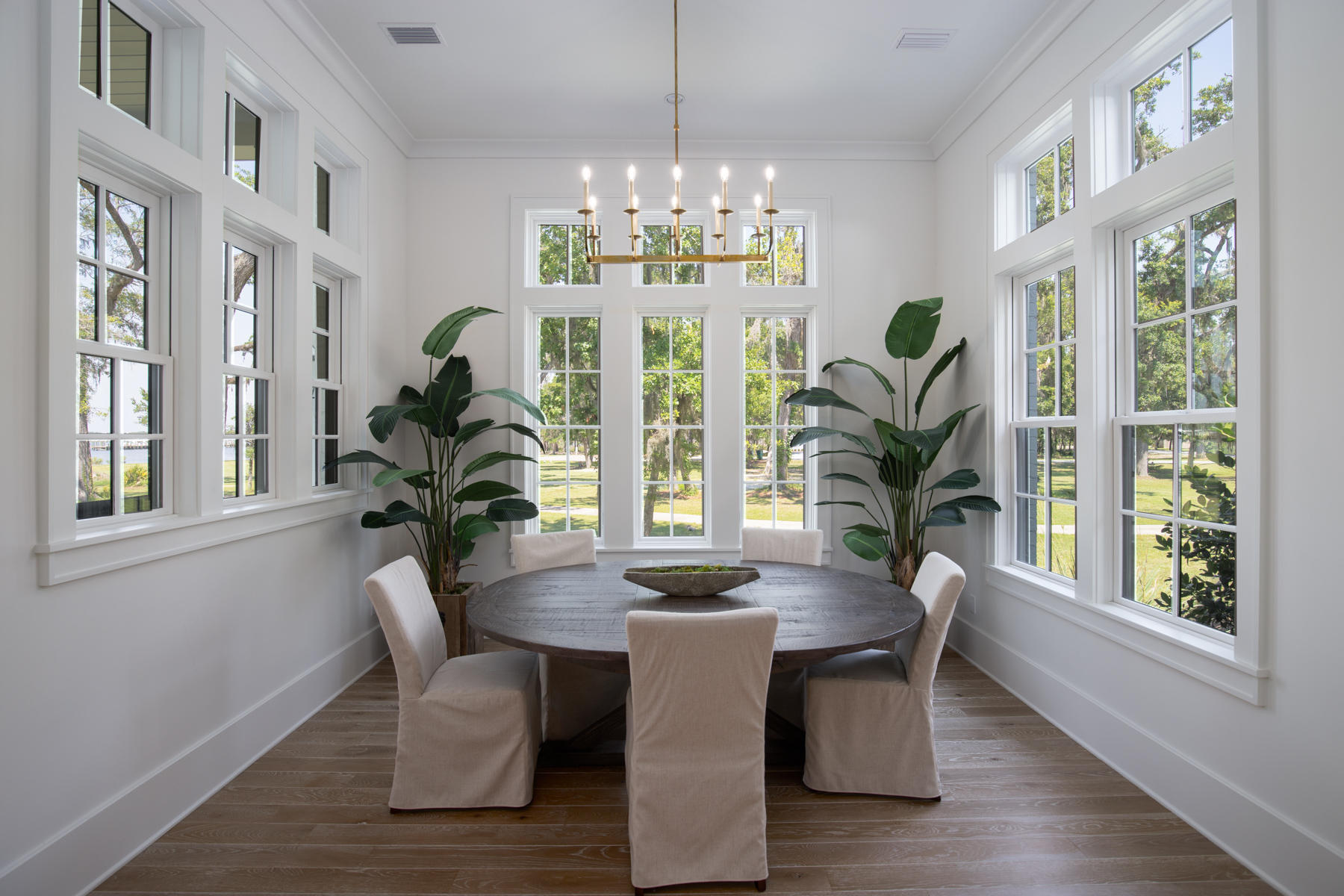 CHURCHILL OAKS - Residential