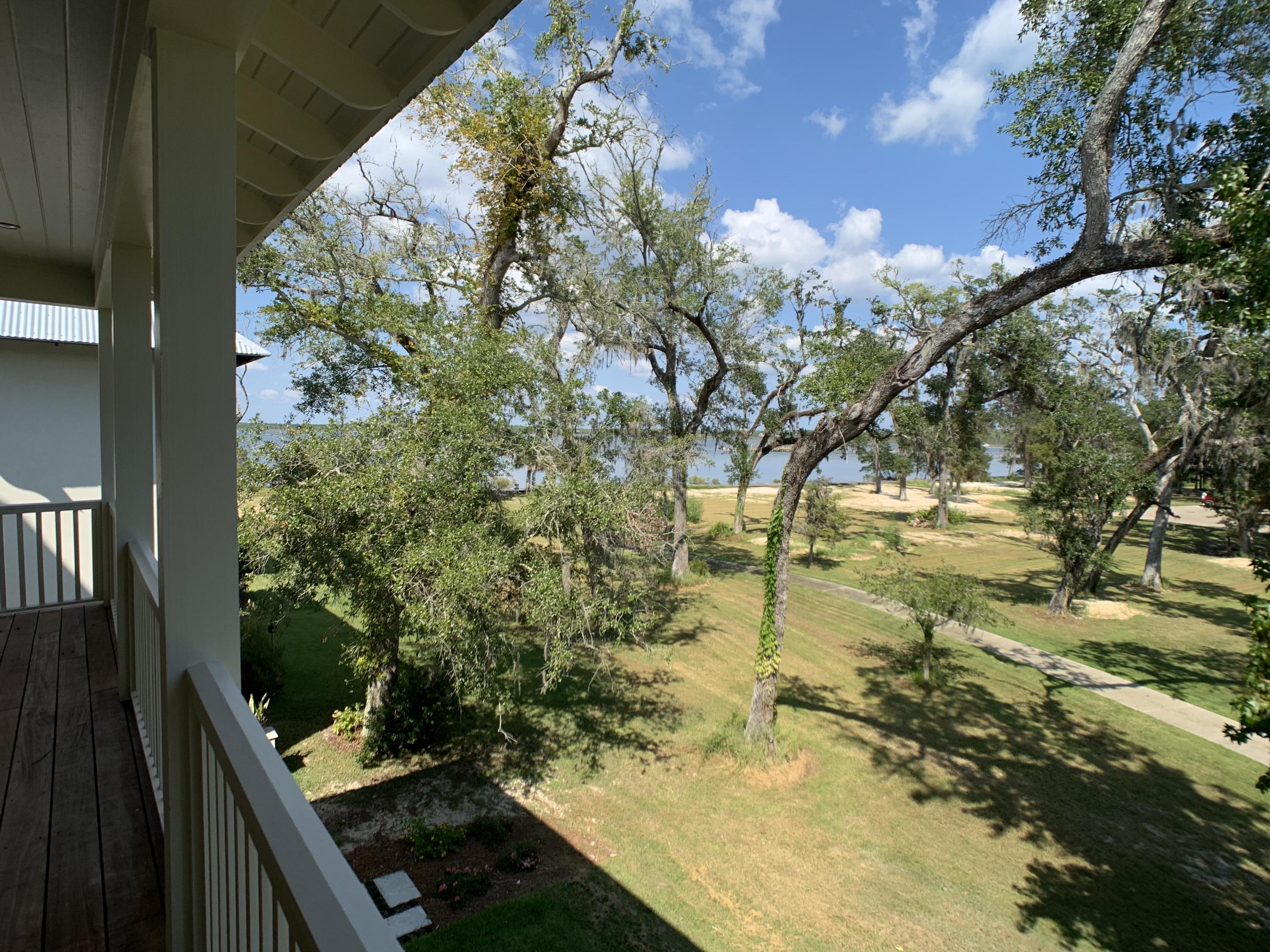 CHURCHILL OAKS - Residential
