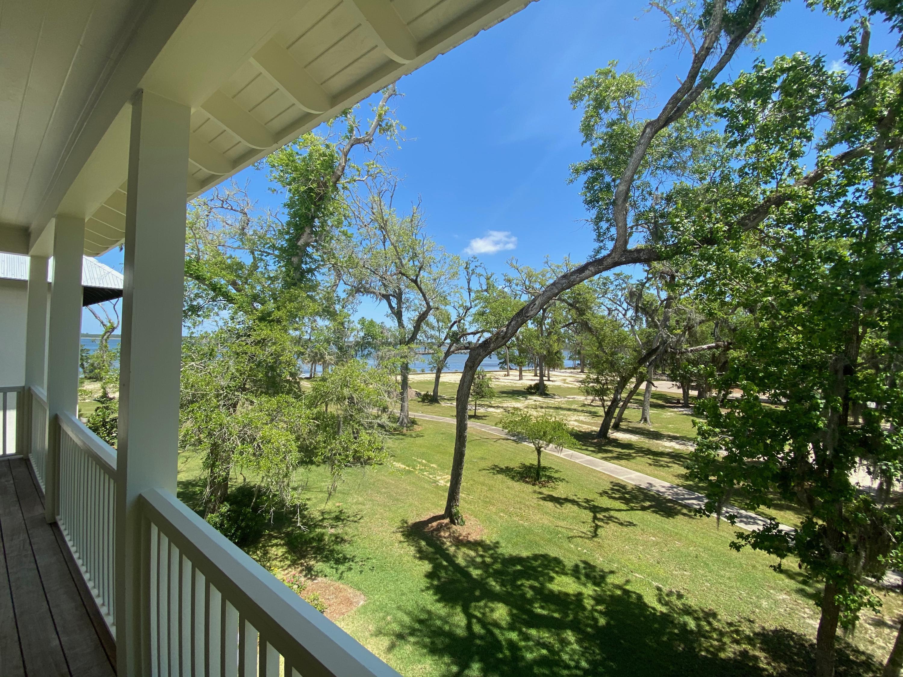 CHURCHILL OAKS - Residential
