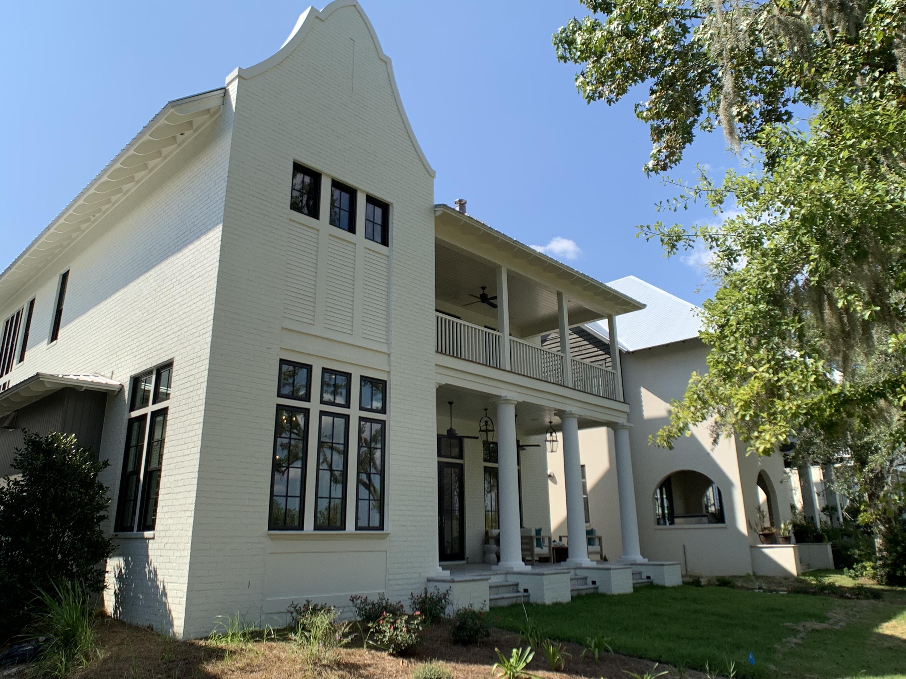 CHURCHILL OAKS - Residential