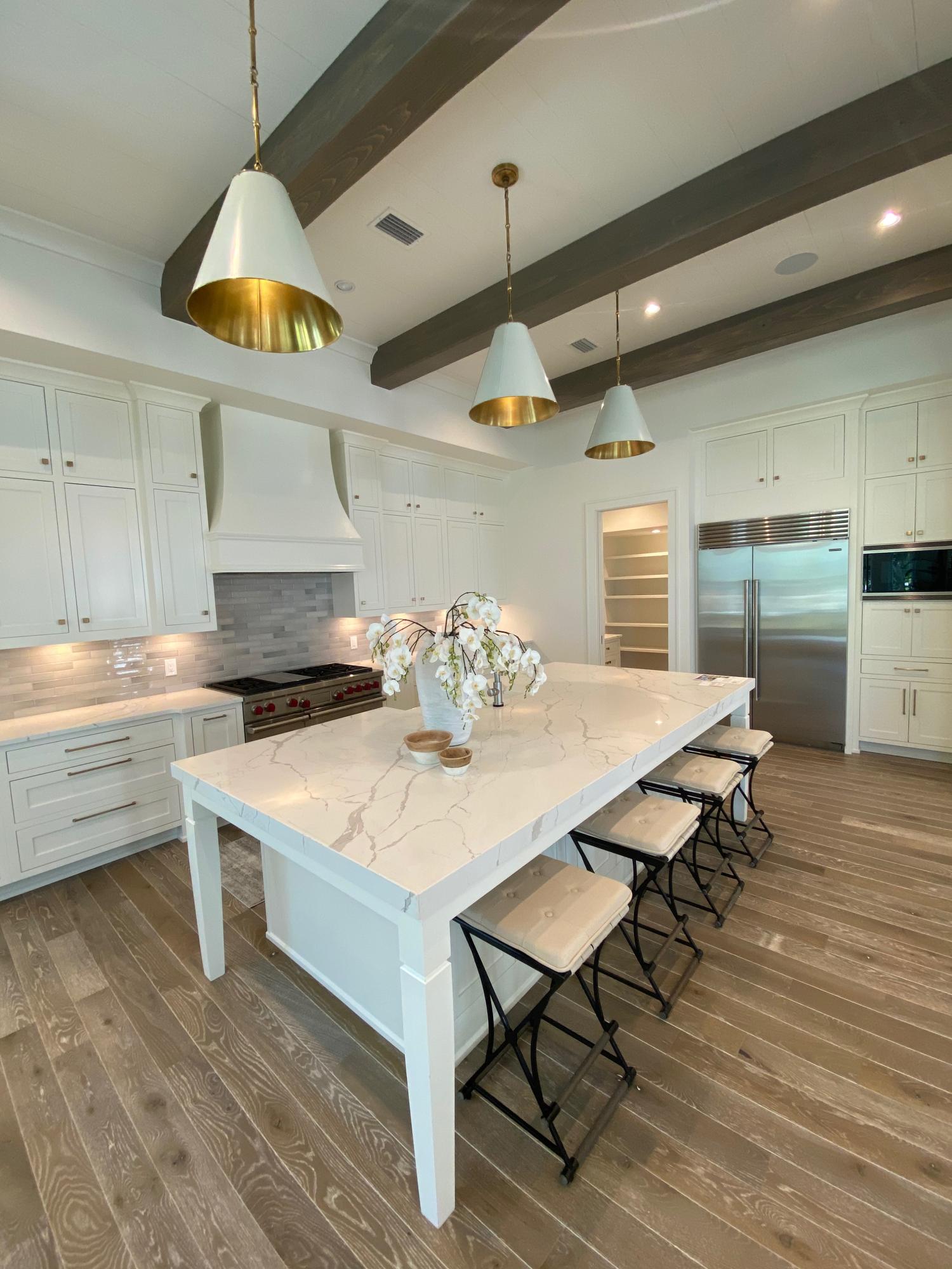 CHURCHILL OAKS - Residential