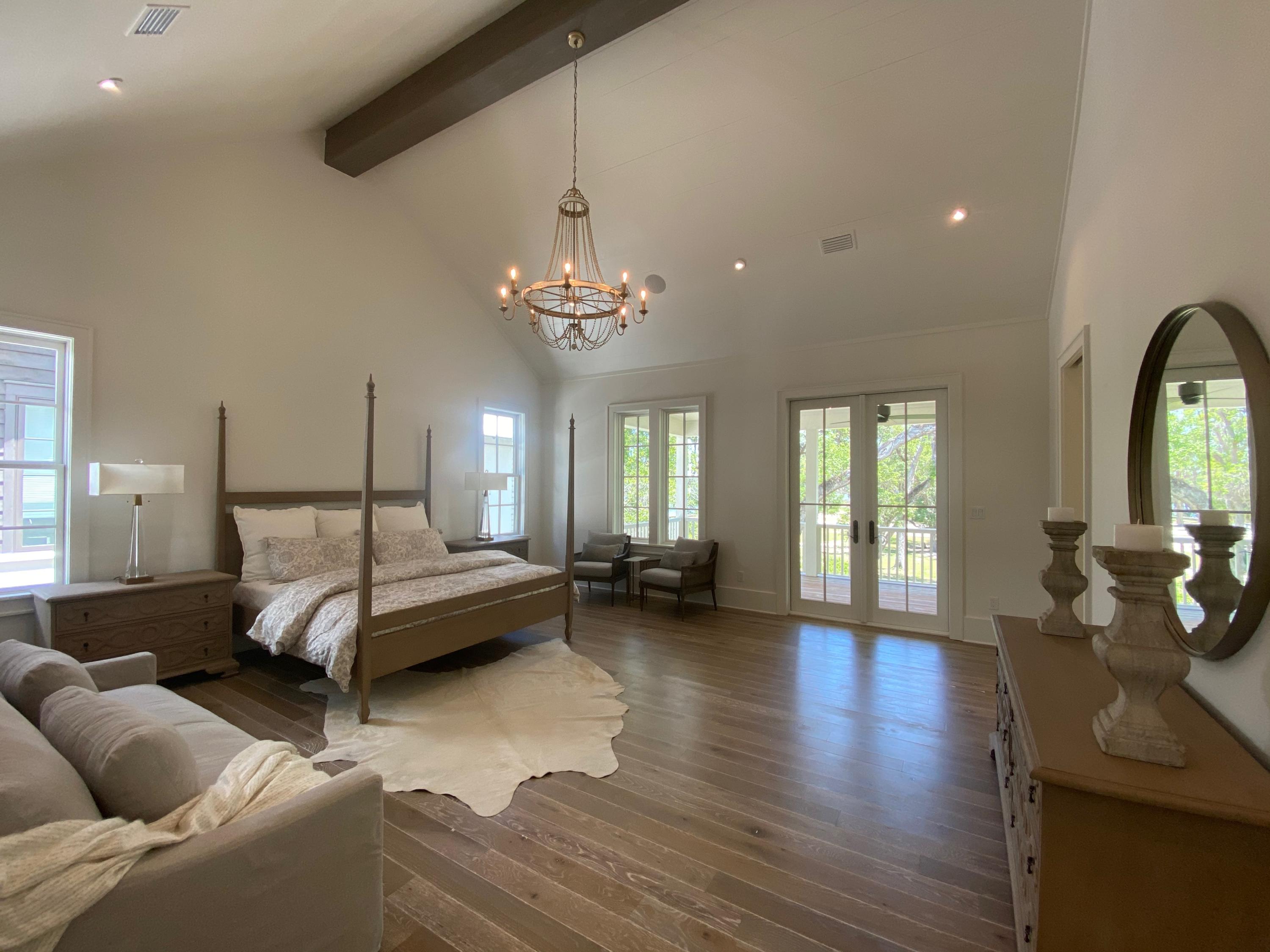 CHURCHILL OAKS - Residential