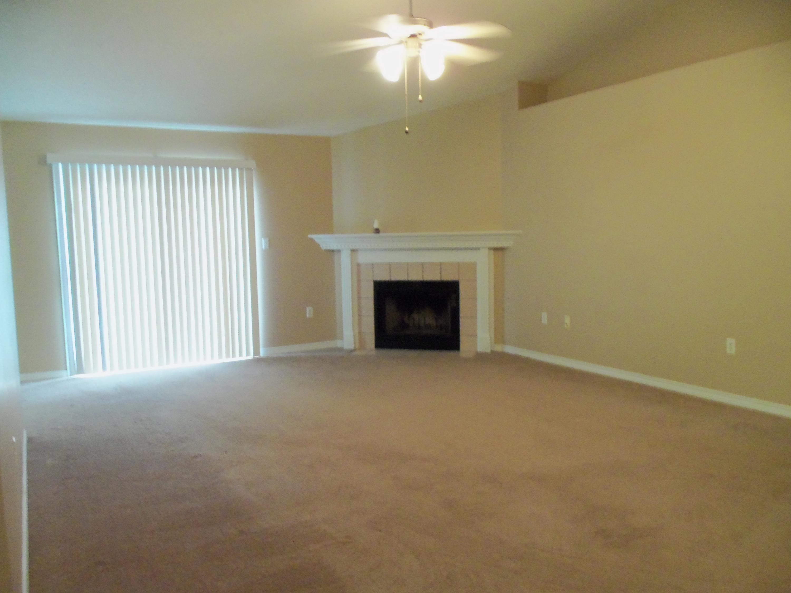 CHEROKEE BEND S/D PH 2 LOT 18 BLOCK 2 - Residential