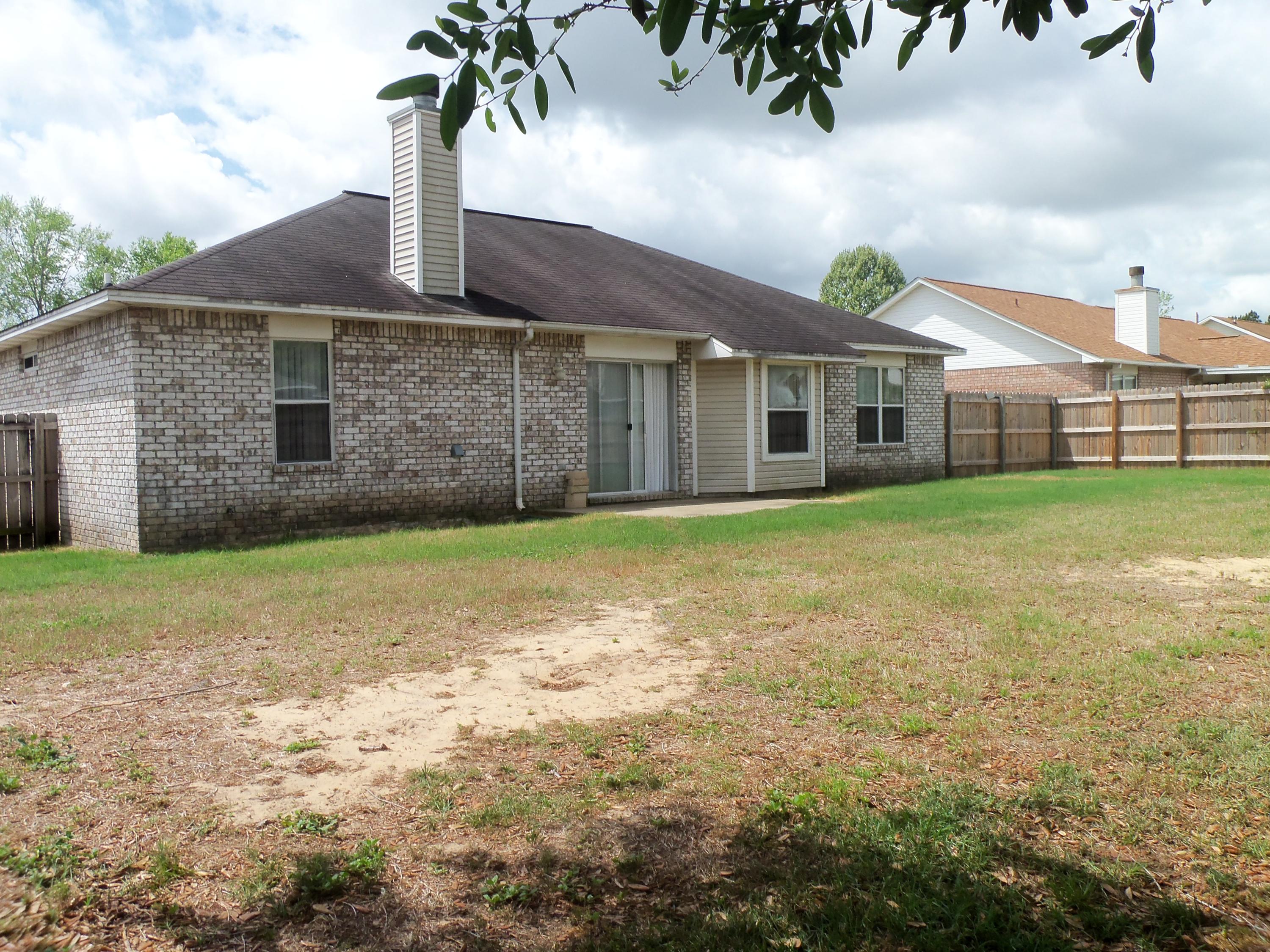 CHEROKEE BEND S/D PH 2 LOT 18 BLOCK 2 - Residential