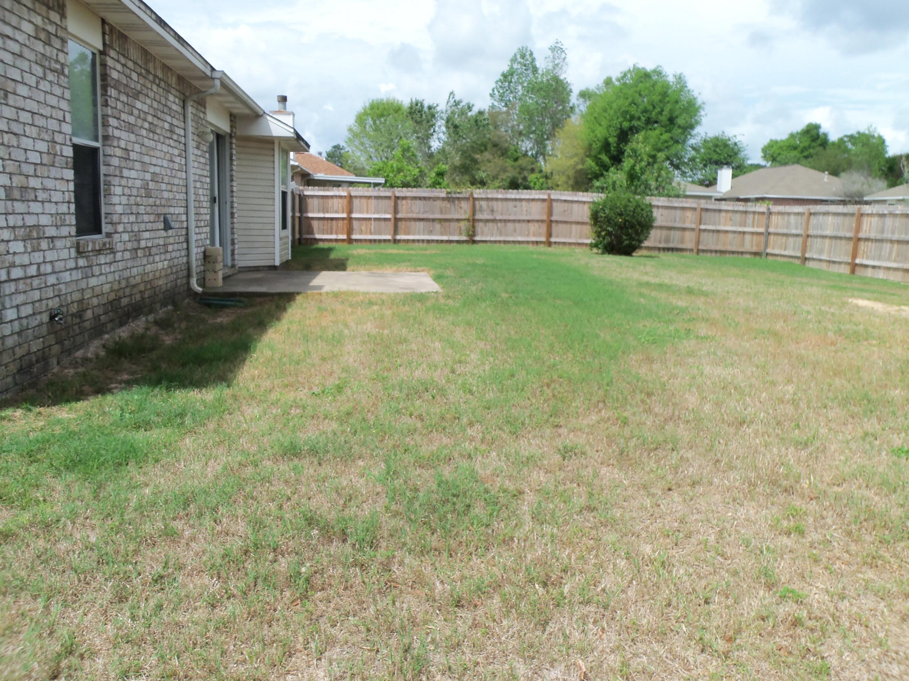 CHEROKEE BEND S/D PH 2 LOT 18 BLOCK 2 - Residential