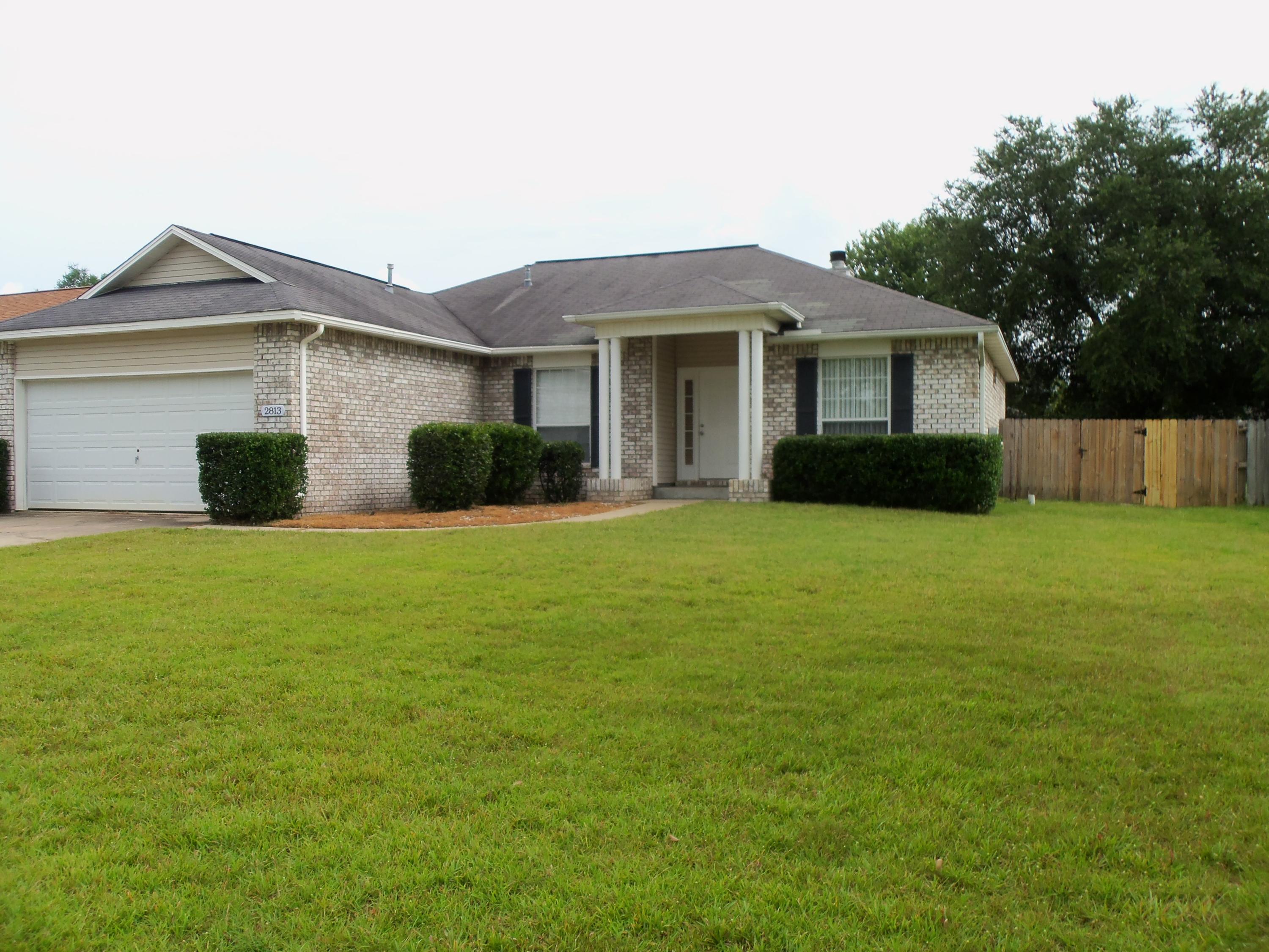 CHEROKEE BEND S/D PH 2 LOT 18 BLOCK 2 - Residential