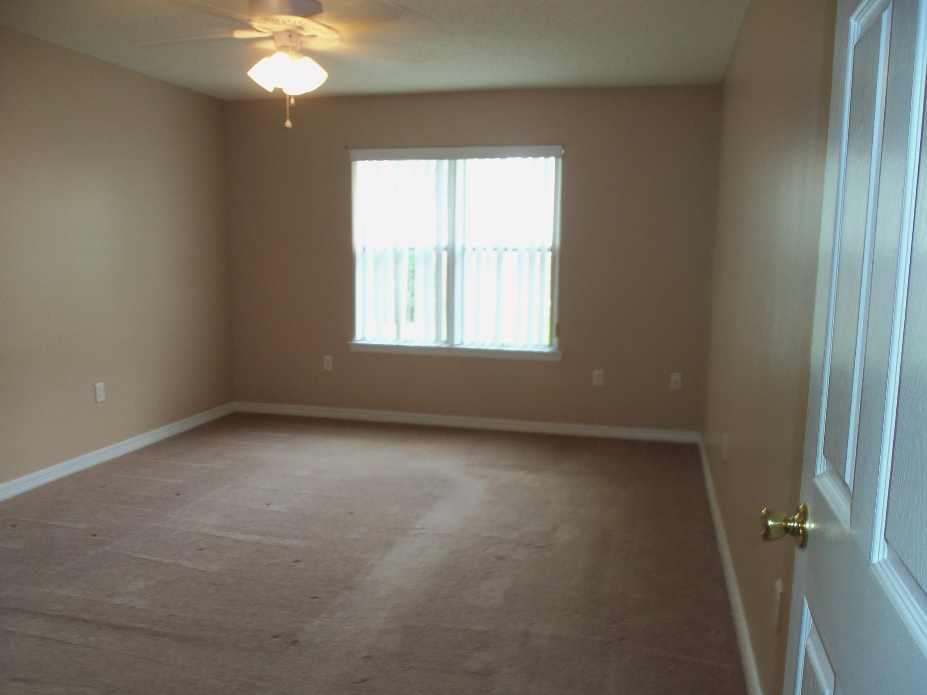 CHEROKEE BEND S/D PH 2 LOT 18 BLOCK 2 - Residential