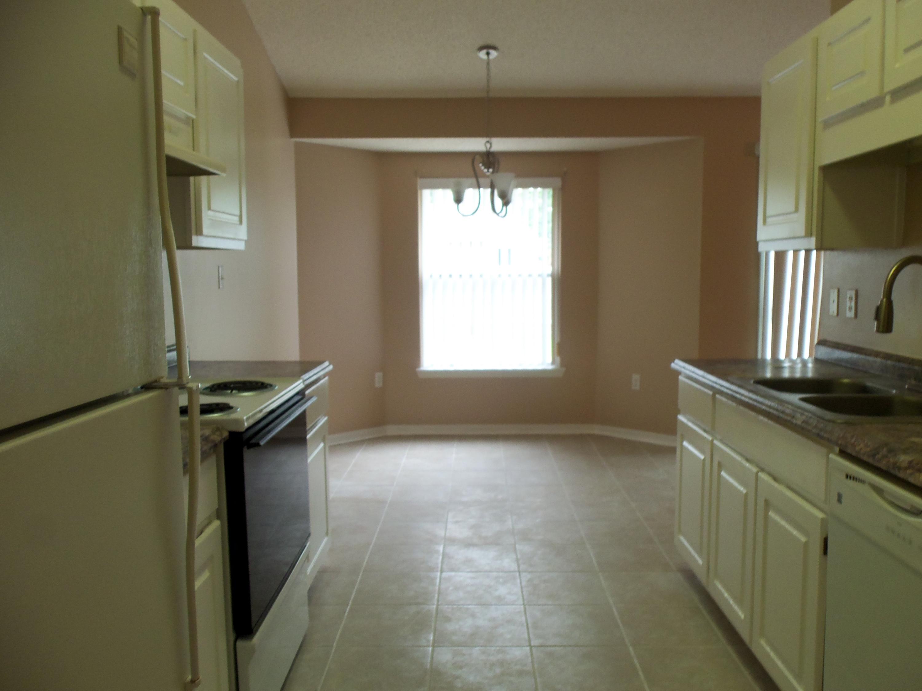 CHEROKEE BEND S/D PH 2 LOT 18 BLOCK 2 - Residential