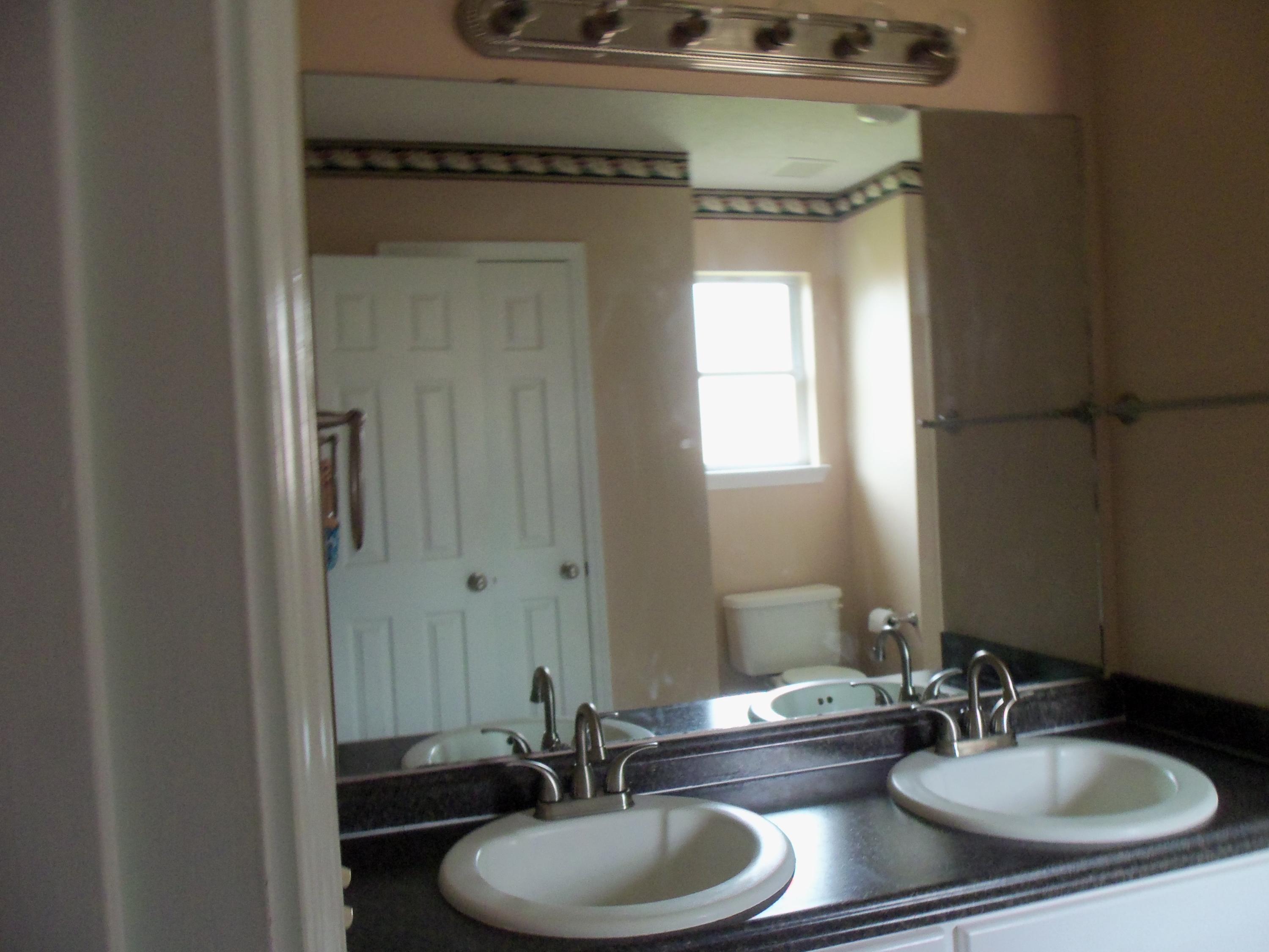 CHEROKEE BEND S/D PH 2 LOT 18 BLOCK 2 - Residential