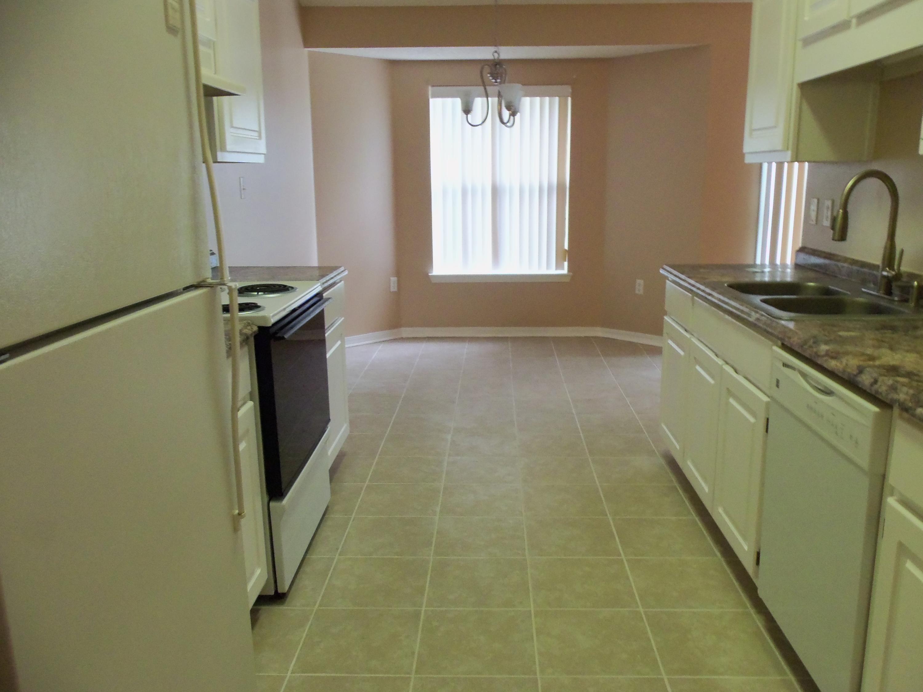 CHEROKEE BEND S/D PH 2 LOT 18 BLOCK 2 - Residential