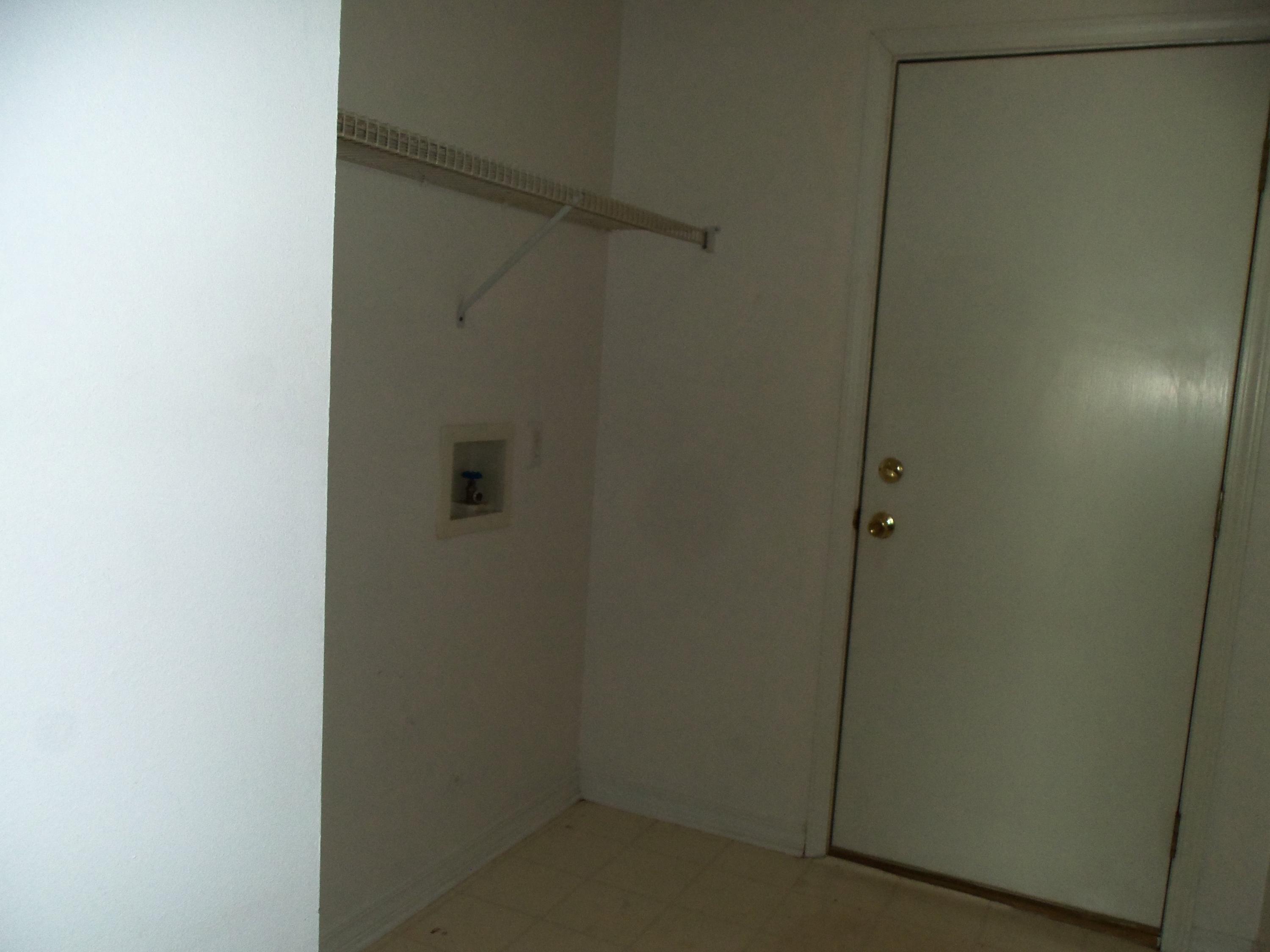 CHEROKEE BEND S/D PH 2 LOT 18 BLOCK 2 - Residential